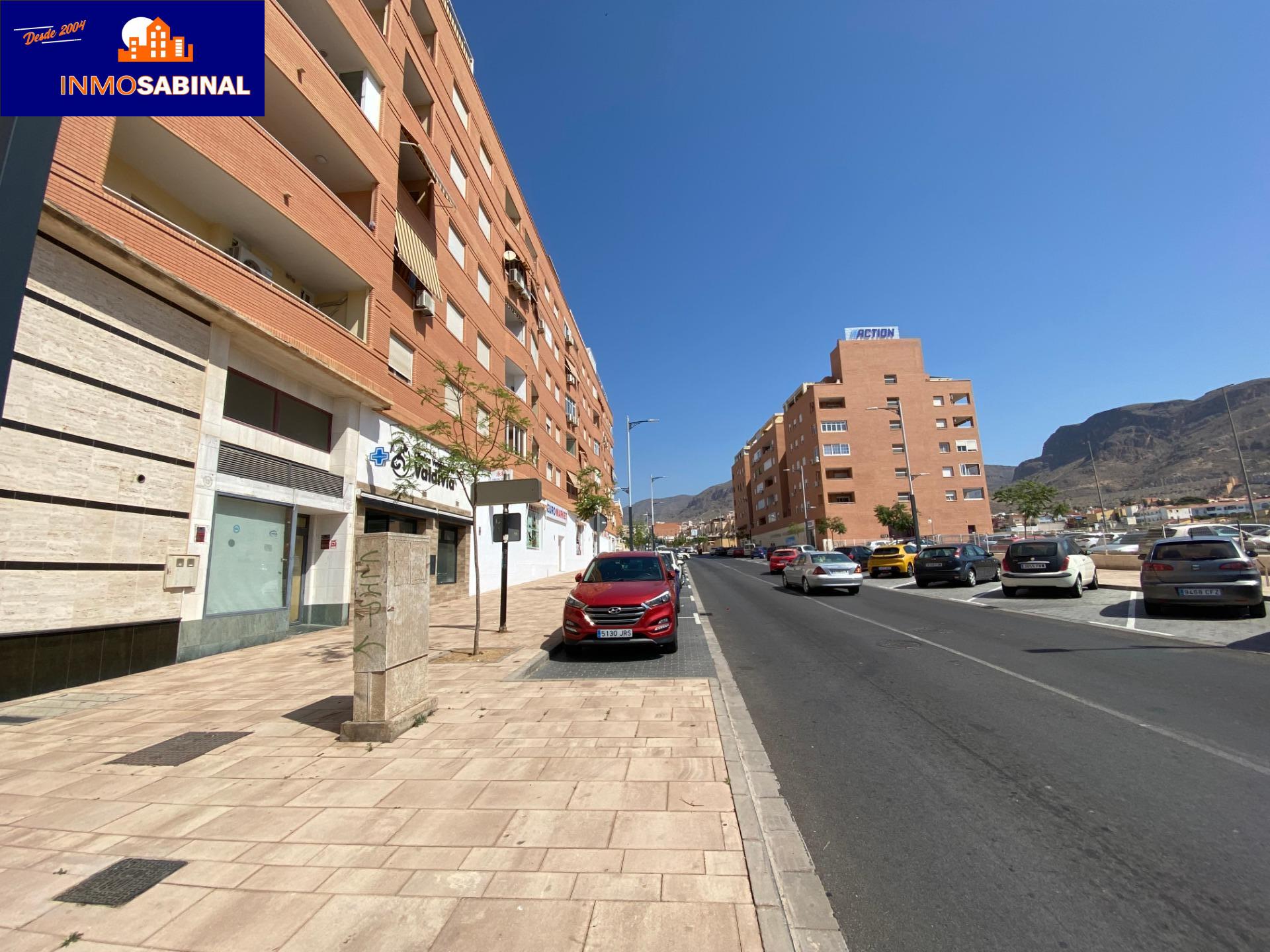 GRAN VIVIENDA DE 2 DORMITORIOS EN AGUADULCE CENTRO CON PISCINA