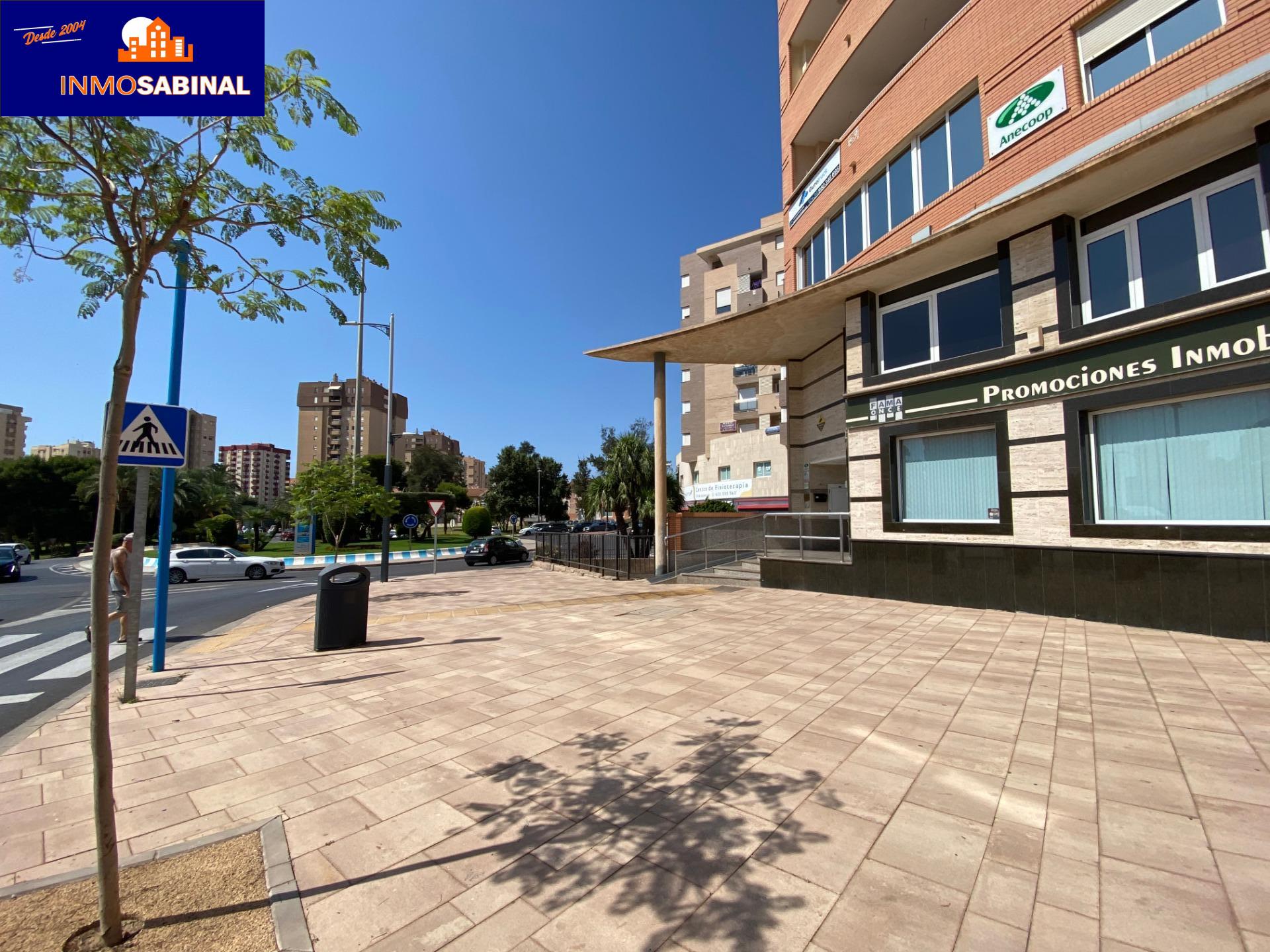 GRAN VIVIENDA DE 2 DORMITORIOS EN AGUADULCE CENTRO CON PISCINA
