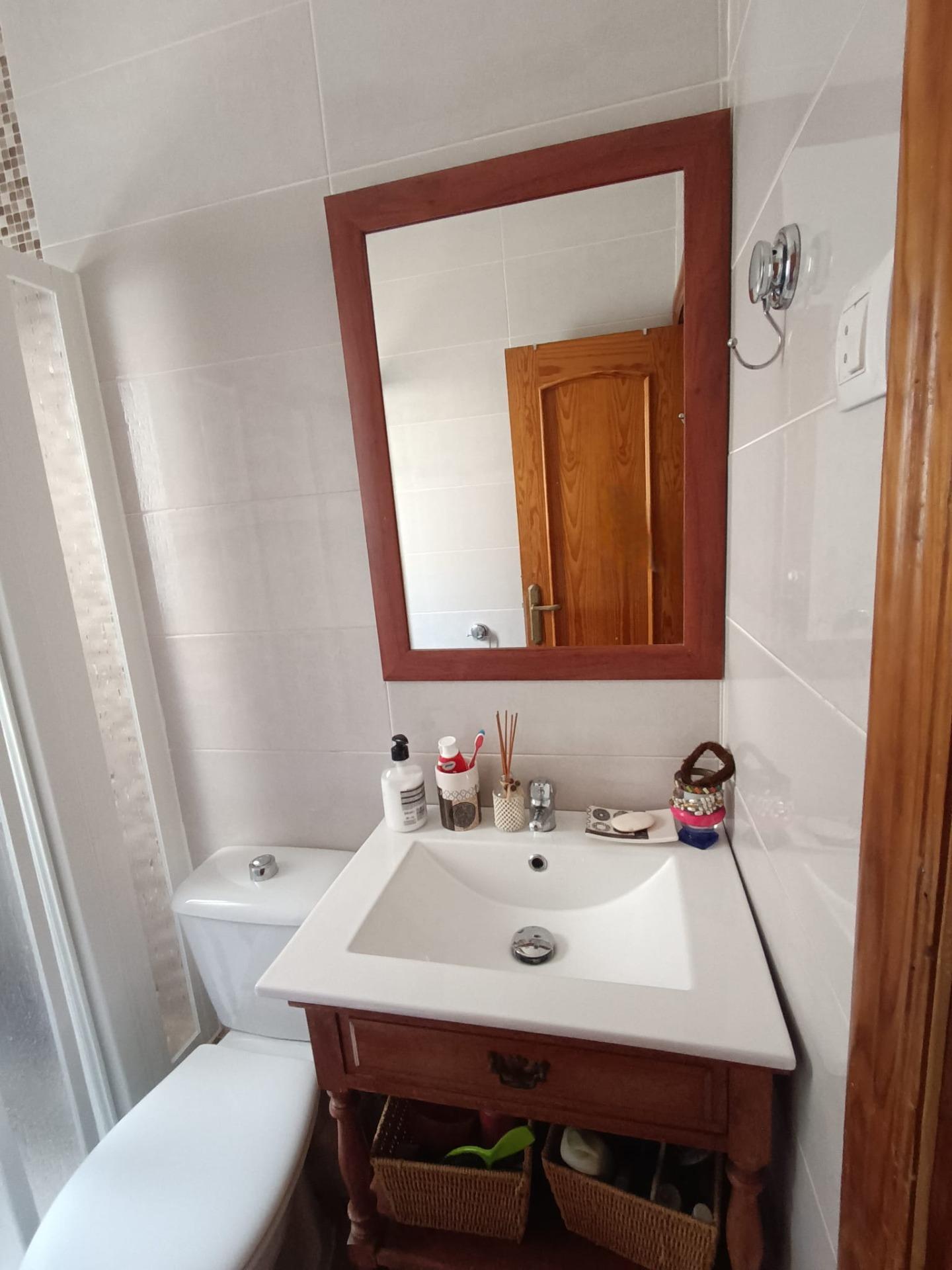 SE ALQUILA UNA HABITACIÓN TEMPORADA ESCOLAR EN ZONA ALCAMPO.