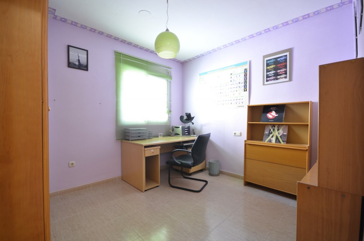 PISO DE 2 AMPLIOS DORMITORIOS EN PUEBLA DE VICAR CON COCINA