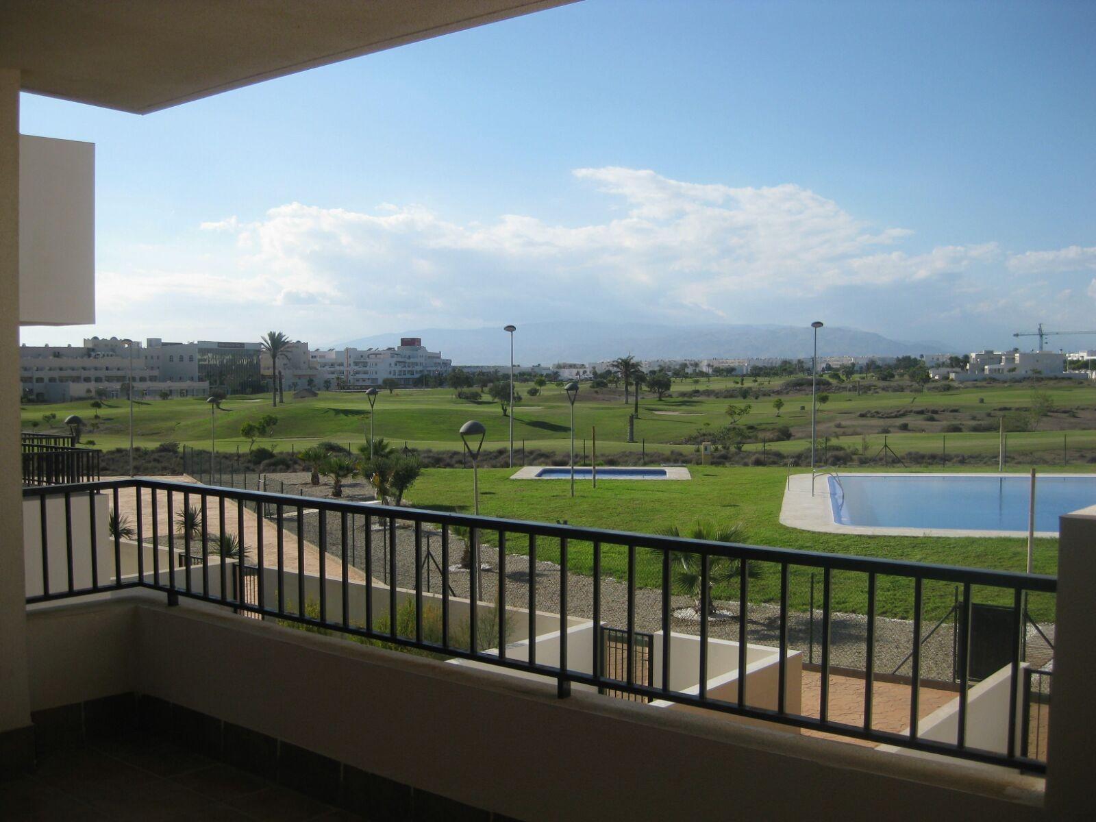 SE ALQUILA APARTAMENTO EN EL TOYO TEMPORADA ESCOLAR
