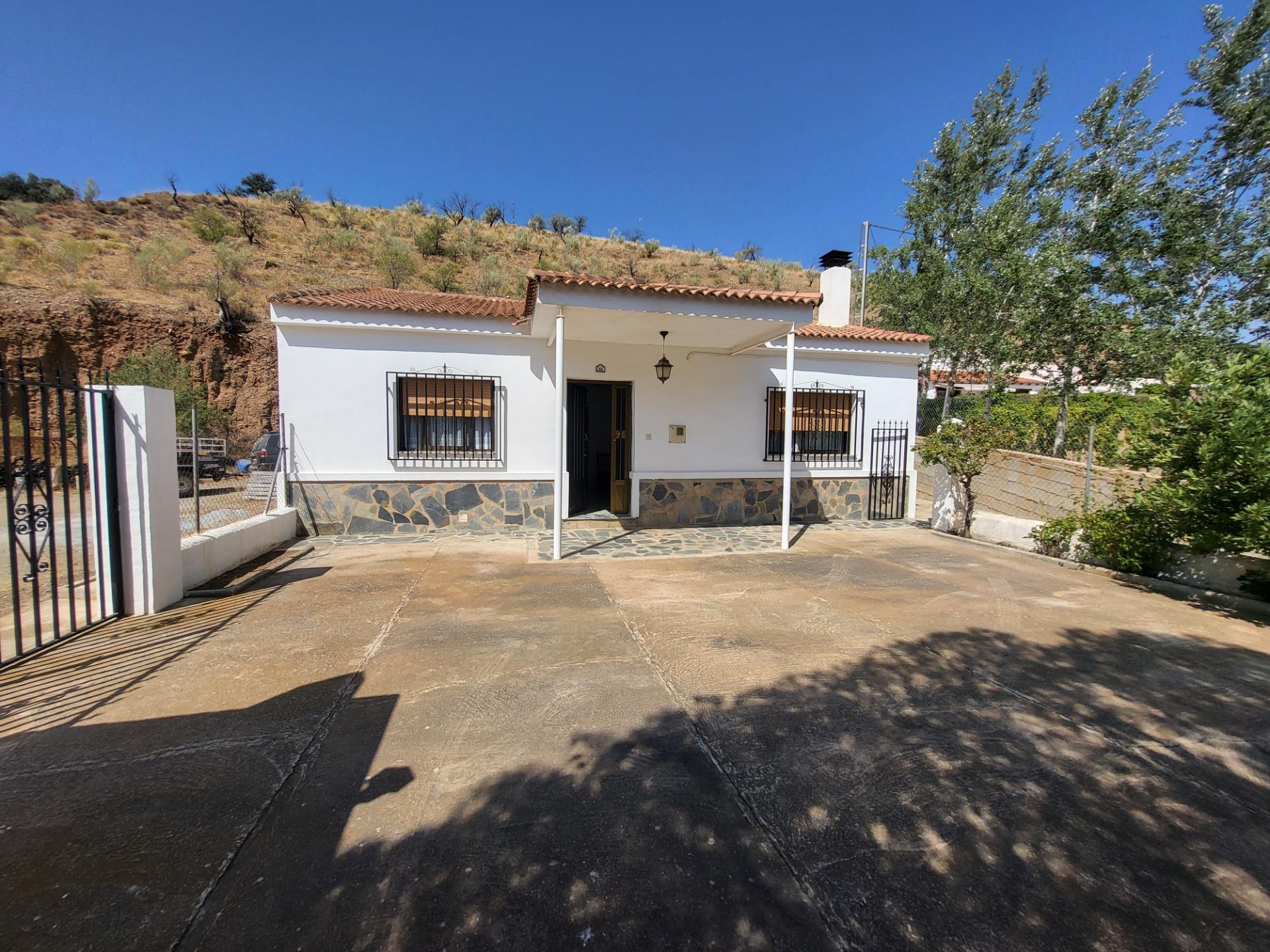 SE VENDE CASA CON PARCELA EN LA HUERTEZUELA