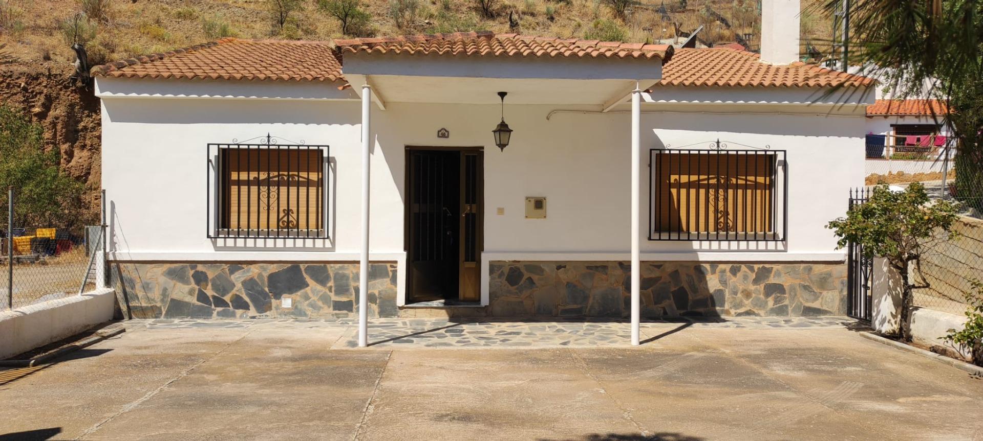 SE VENDE CASA CON PARCELA EN LA HUERTEZUELA