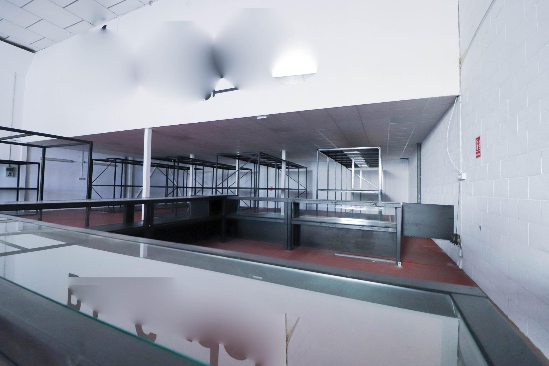 Nave industrial en venta en Huércal de Almería – Polígono de La Juaida