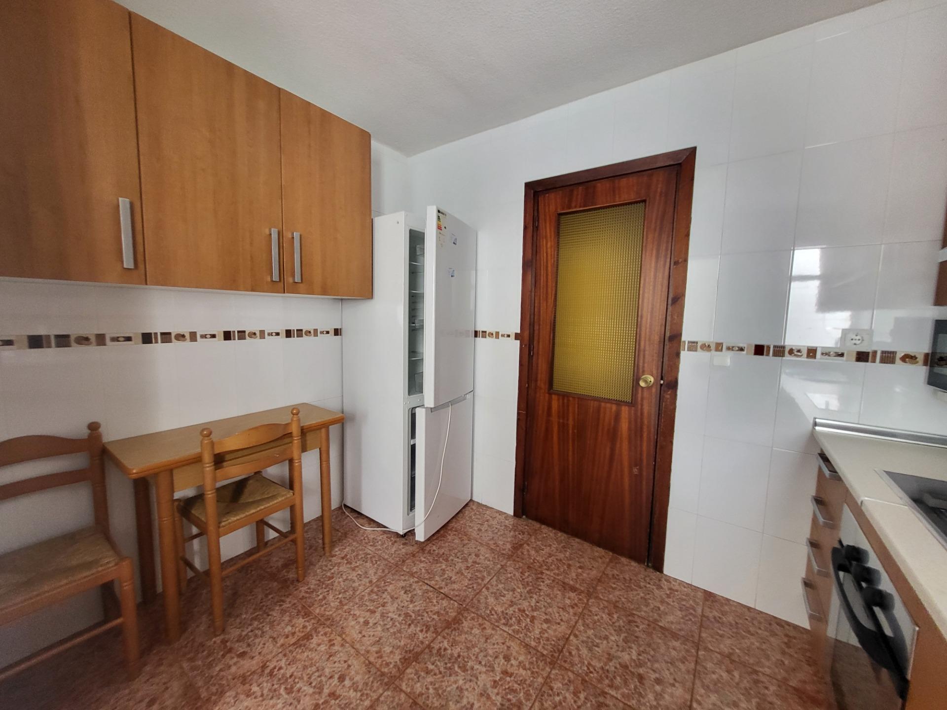SE ALQUILA PISO DE 4 HABITACIONES PARA ESTUDIANTES