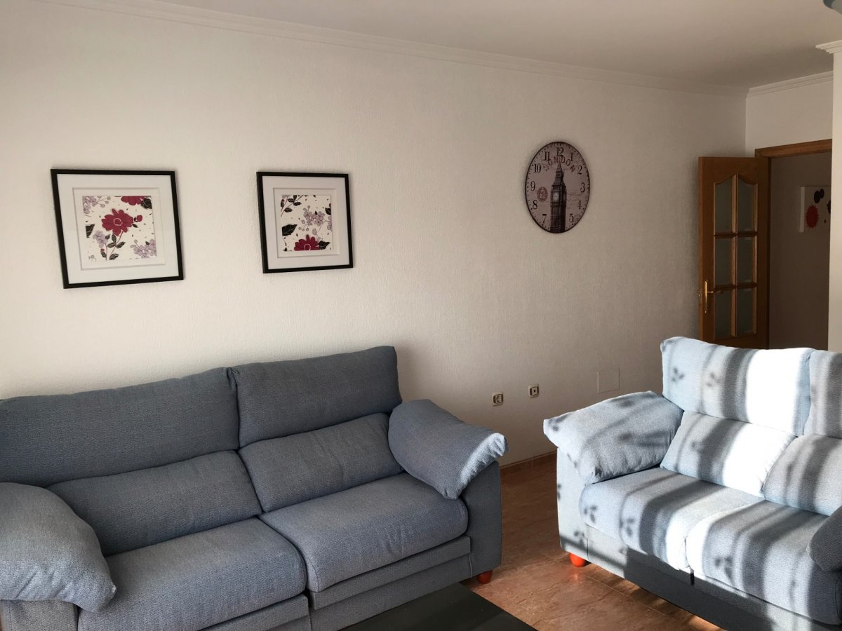 PISO DE 3 DORMITORIOS EN ALQUILER