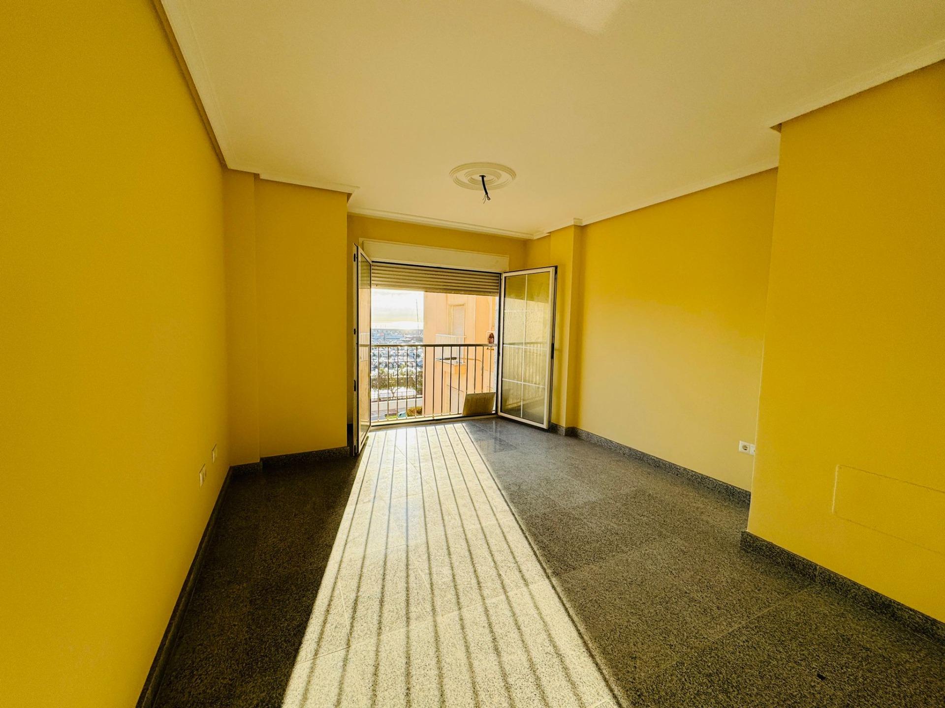 PISO EN PRIMERA LÍNEA DEL PUERTO DE ROQUETAS