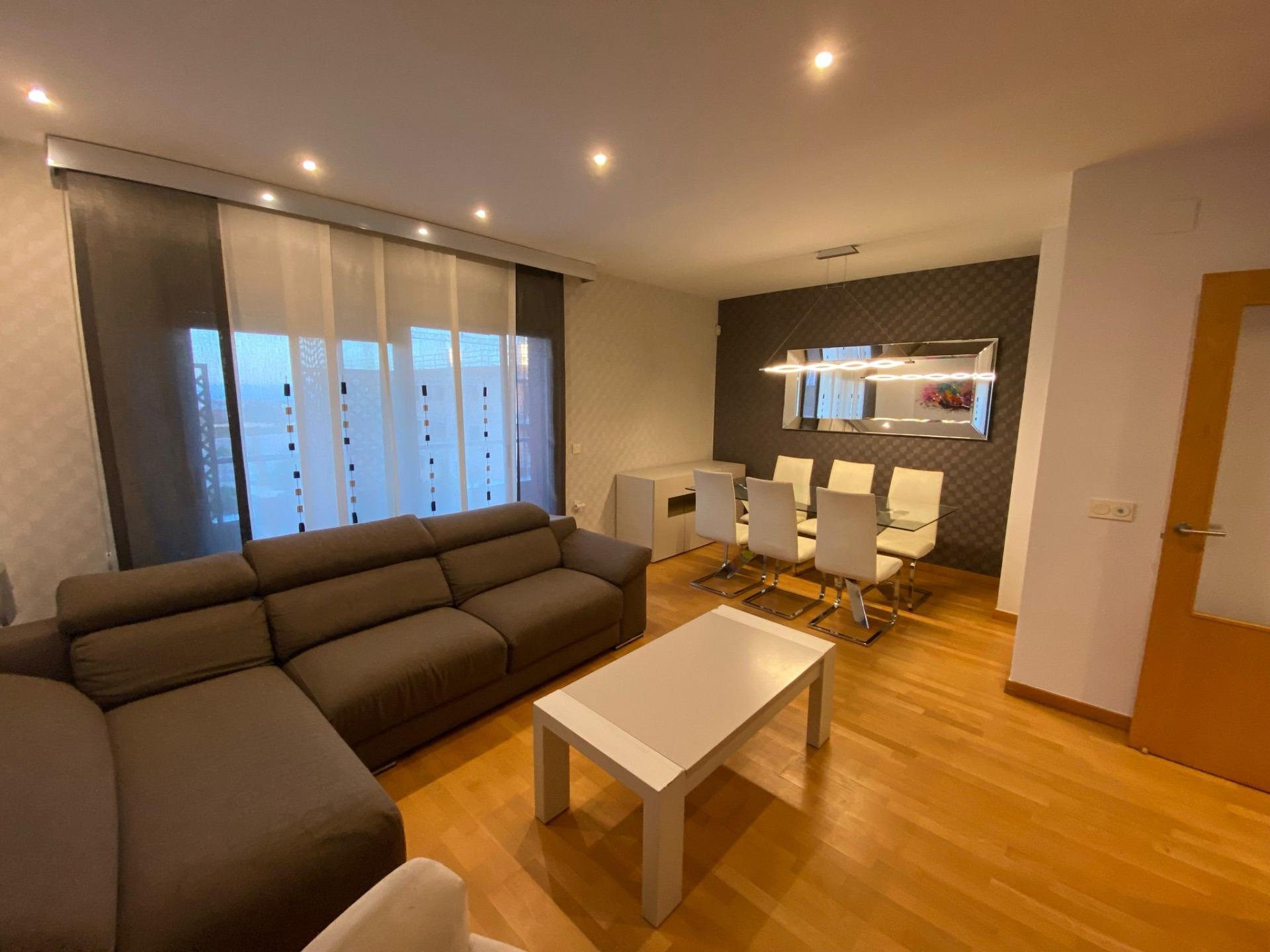 ESTUPENDO PISO EN ZONA LA GOLETA DISPONIBLE A PARTIR DE SEPTIEMBRE PARA LARGA TEMPORADA