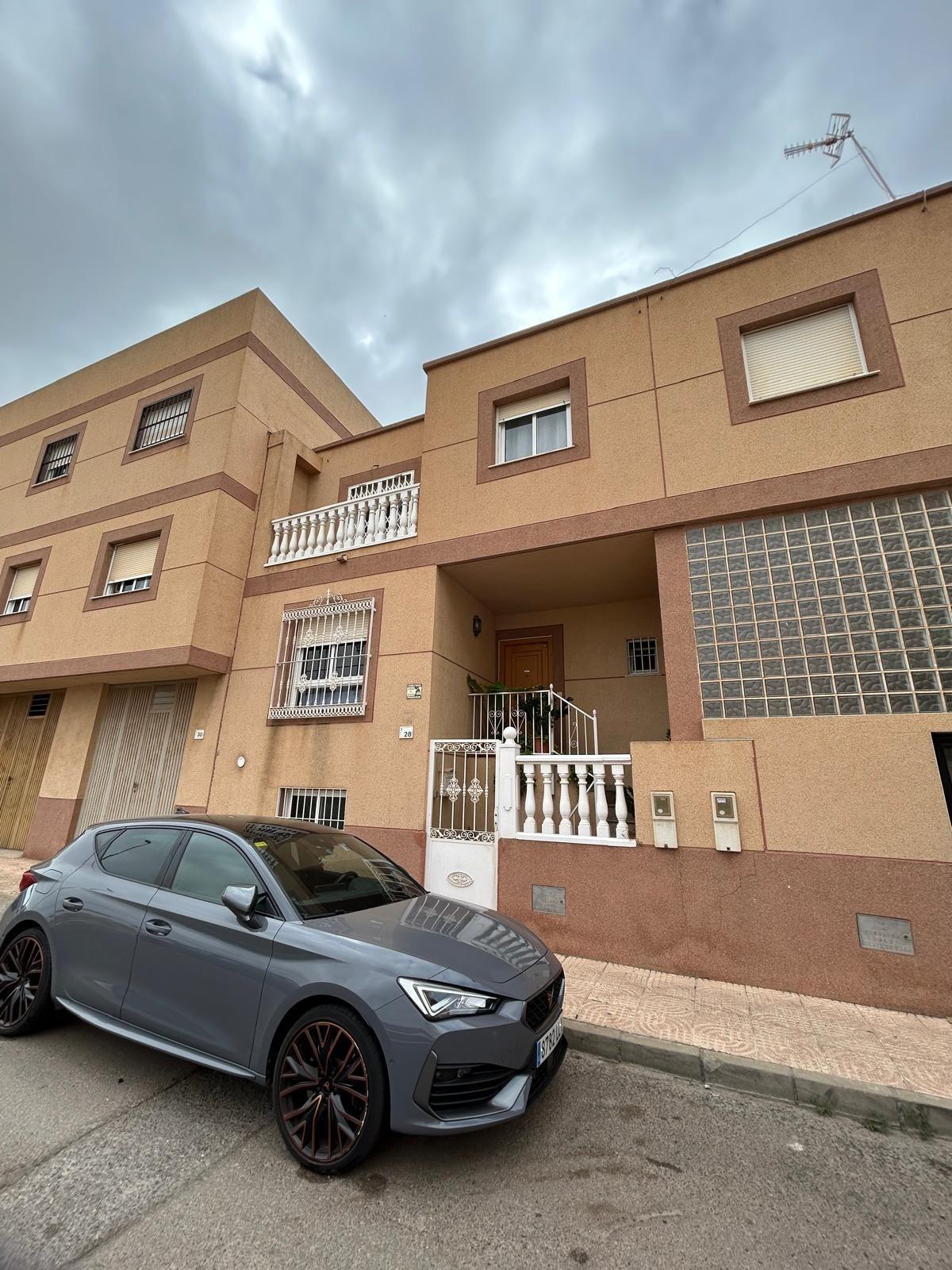 DÚPLEX SOBRE LOCAL EN LAS CABAÑUELAS