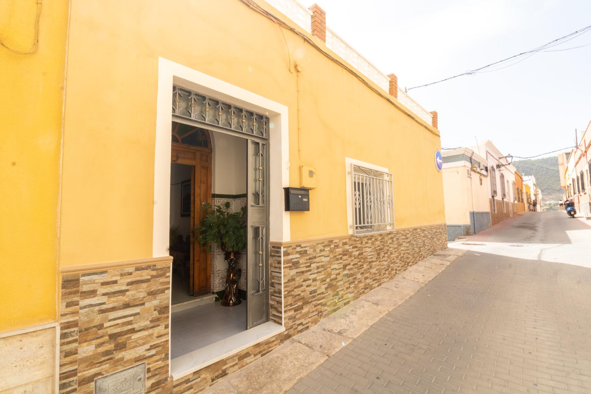 CASA EN ALHAMA DE ALMERÍA