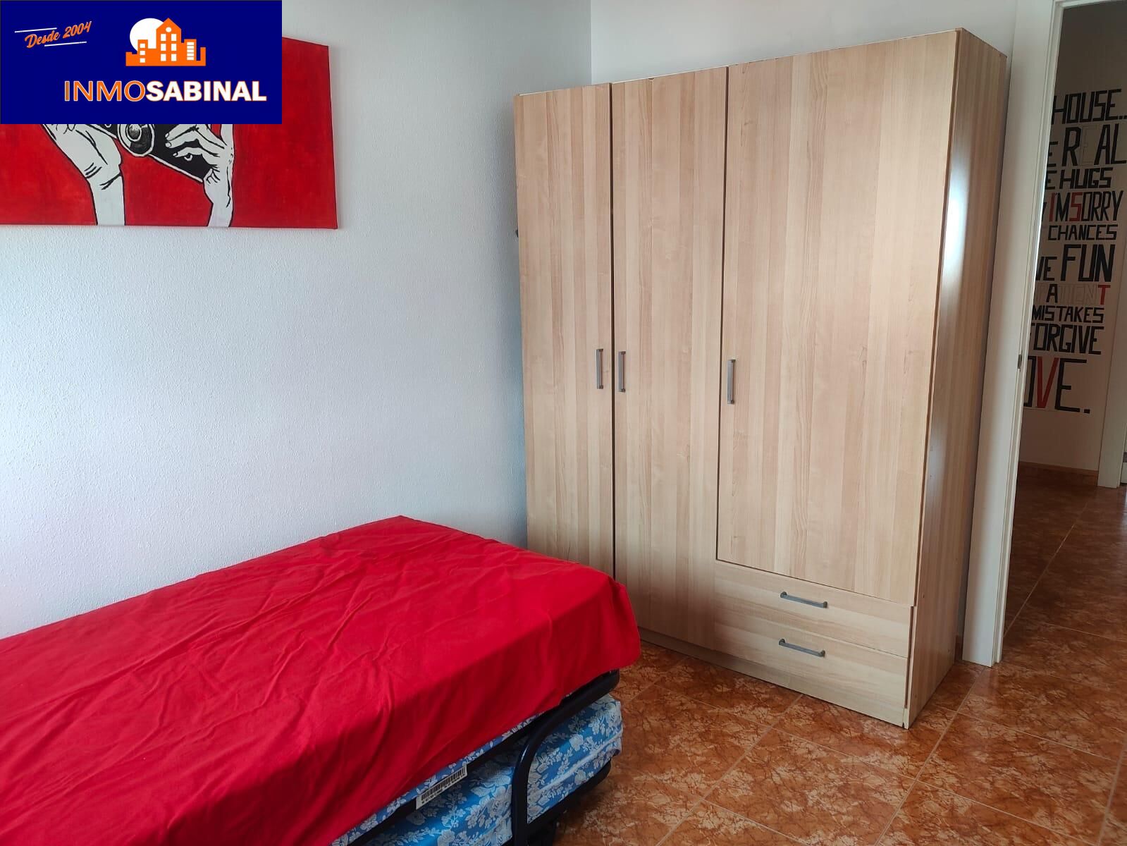 GRAN PISO DE 2 DORMITORIOS CON PLAZA DE GARAJE Y PISCINA