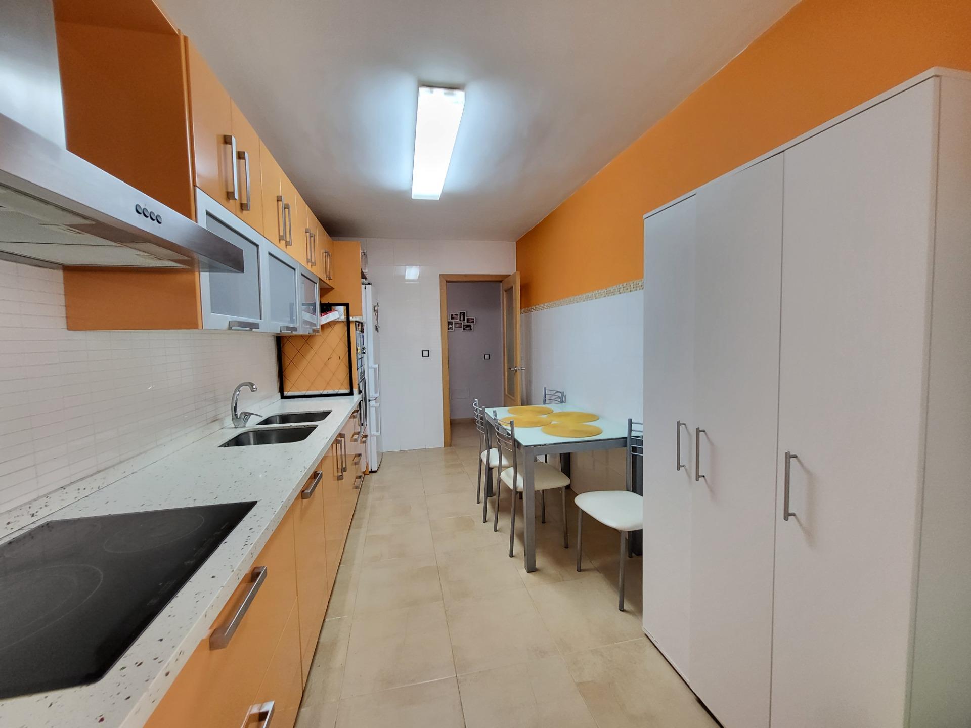SE VENDE GRAN PISO EN VIATOR DE 3 HABITACIONES