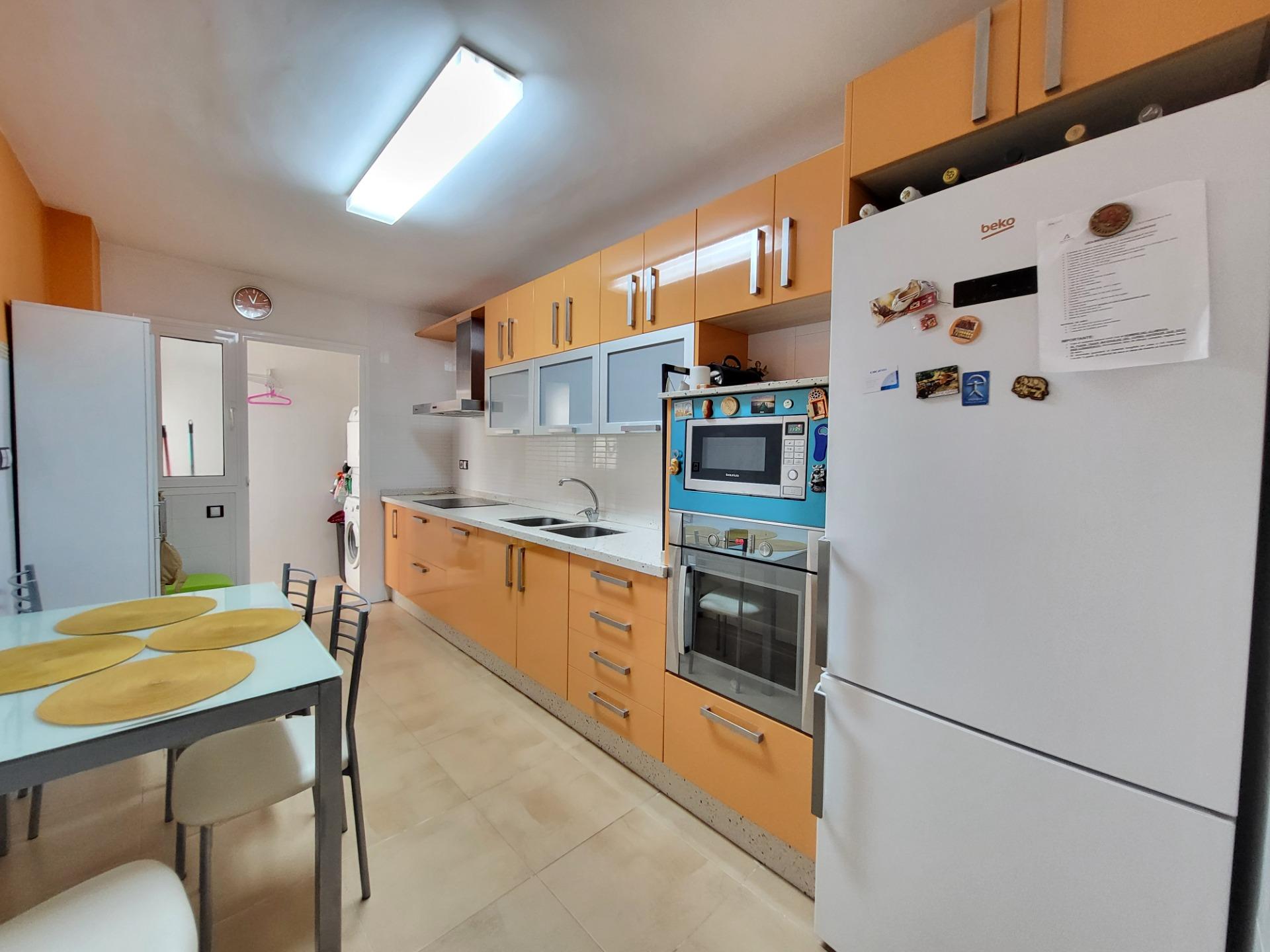 SE VENDE GRAN PISO EN VIATOR DE 3 HABITACIONES