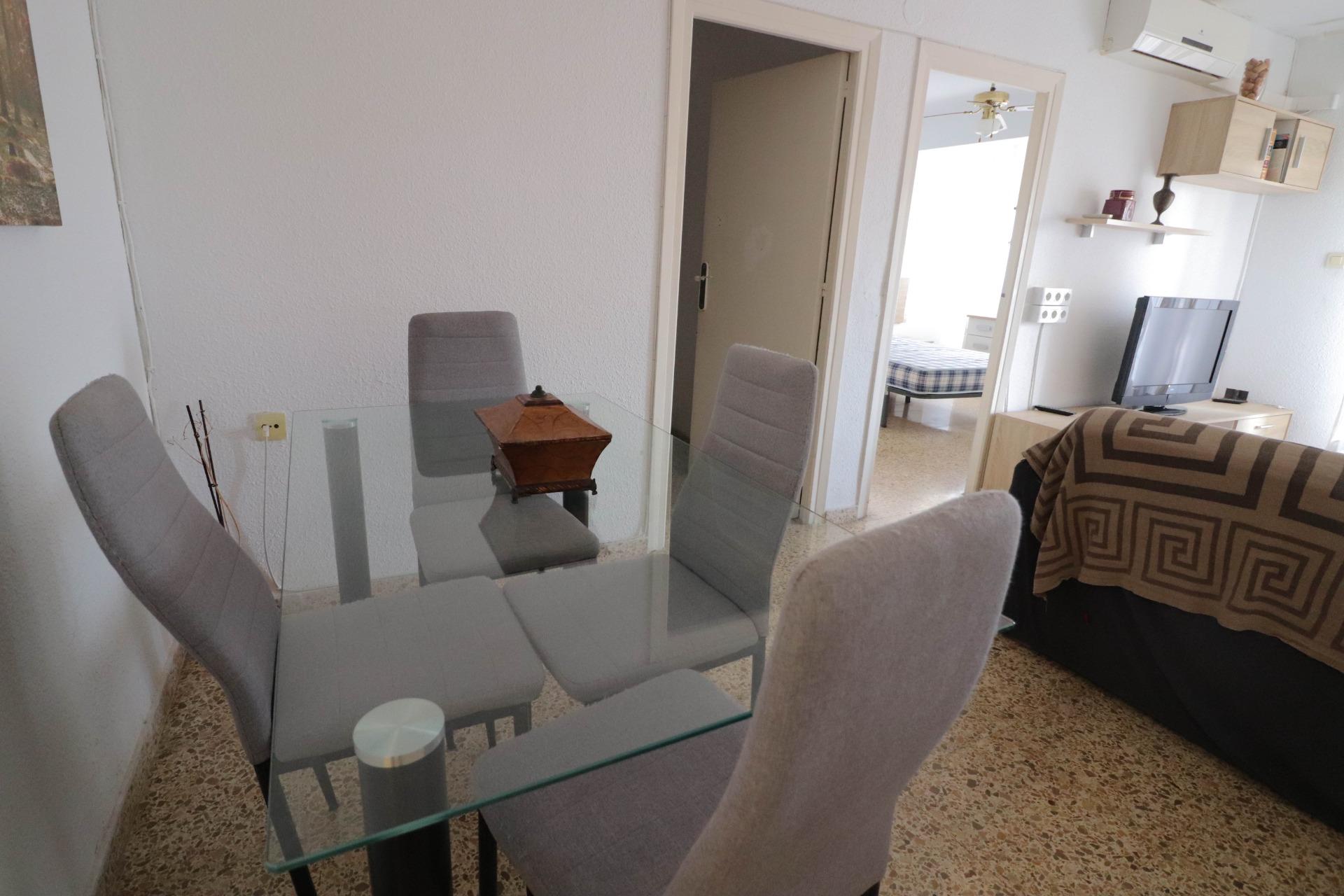ESTUPENDO PISO EN ALQULER ZONA ZAPILLO PARA ESTUDIANTES