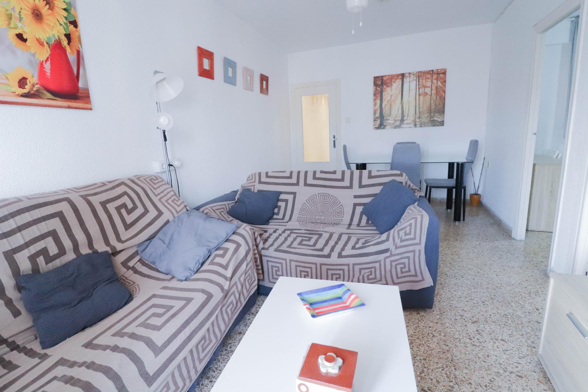 ESTUPENDO PISO EN ALQULER ZONA ZAPILLO PARA ESTUDIANTES