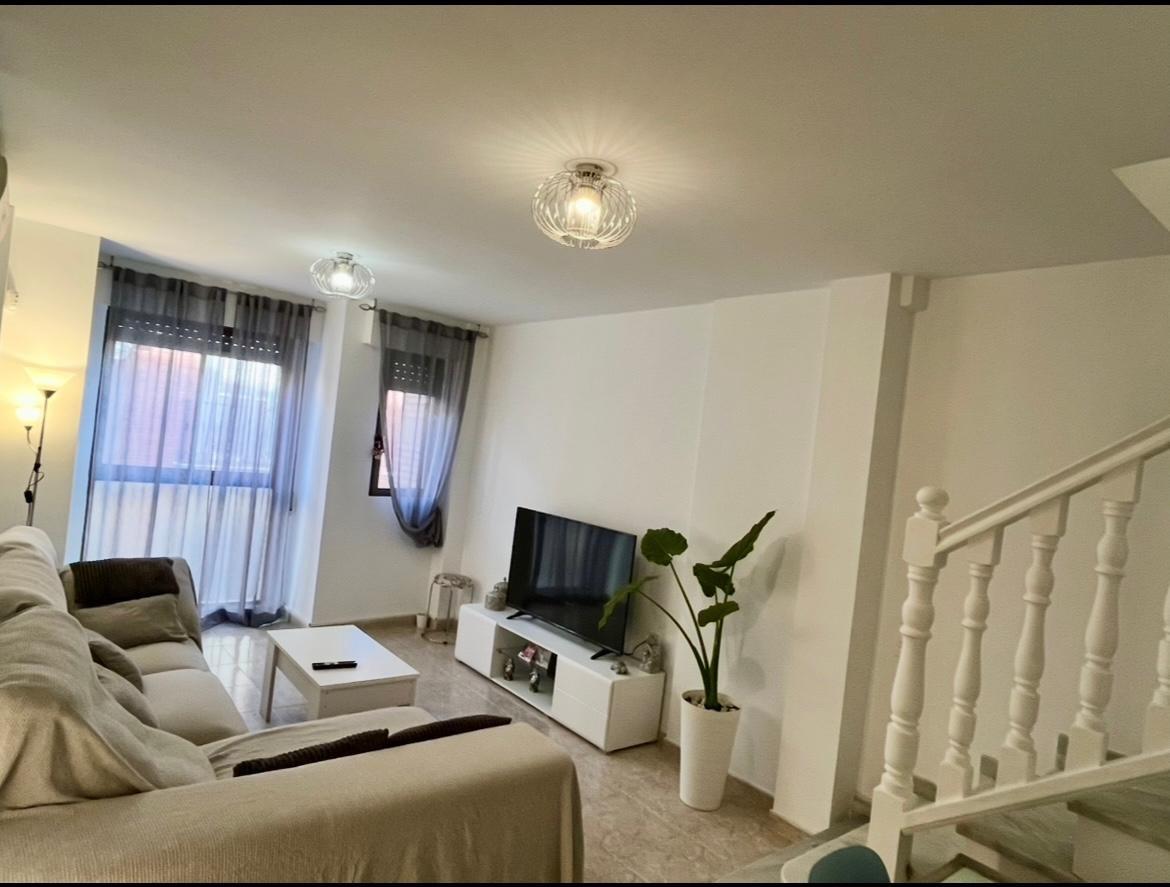 DUPLEX PARA TEMPORADA ESCOLAR EN ZONA DEL ZAPILLO