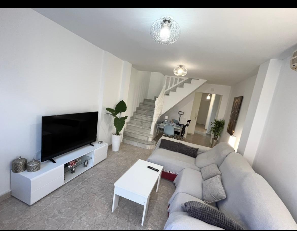 DUPLEX PARA TEMPORADA ESCOLAR EN ZONA DEL ZAPILLO