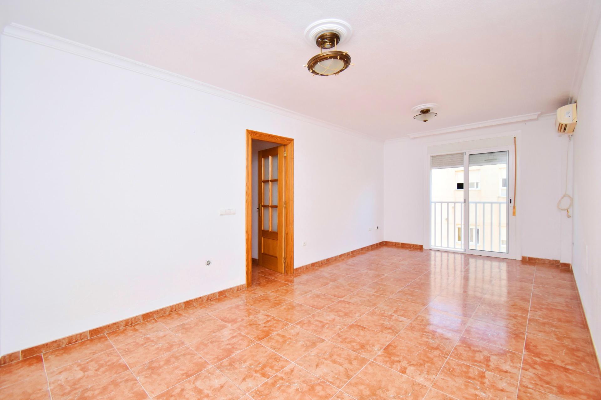 Piso de 3 dormitorios zona pabellón en El Ejido foto 2 Piso de 3 dormitorios zona pabellón