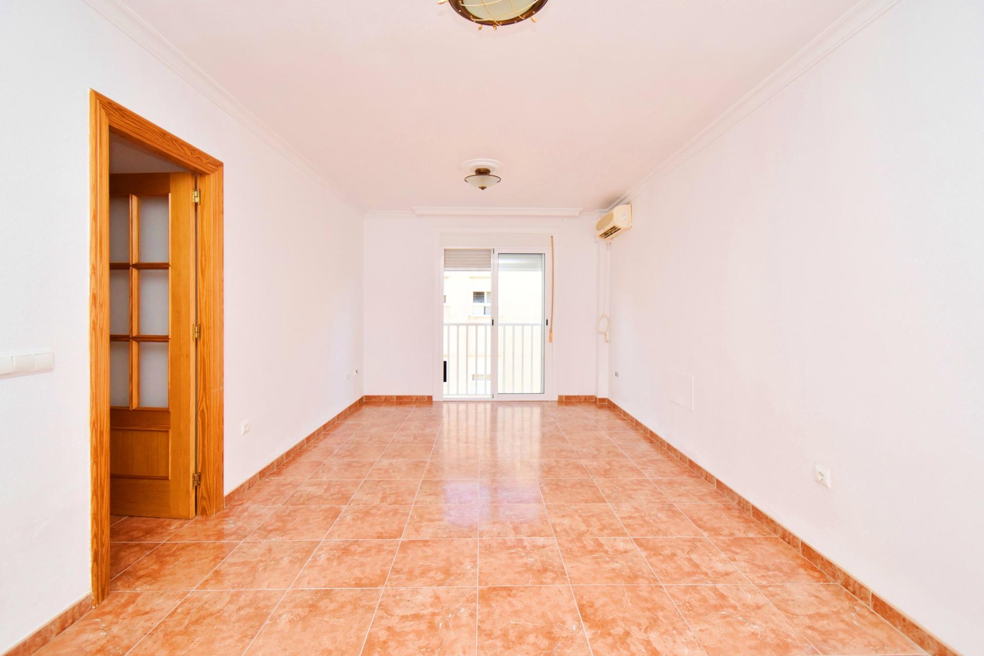 Piso de 3 dormitorios zona pabellón en El Ejido foto 3 Piso de 3 dormitorios zona pabellón