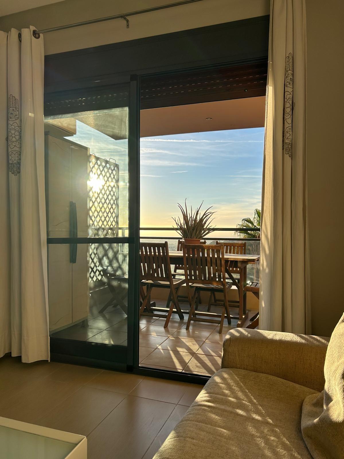 2 DORMITORIOS CON TERRAZA Y VISTAS INMEJORABLES EN LA ENVÍA GOLF