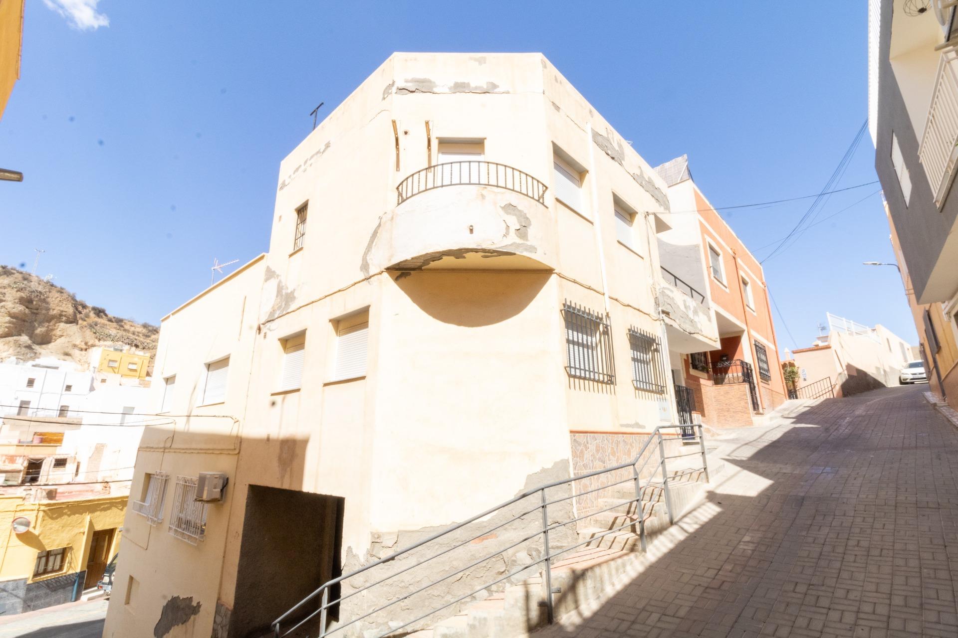 DÚPLEX EN GADOR
