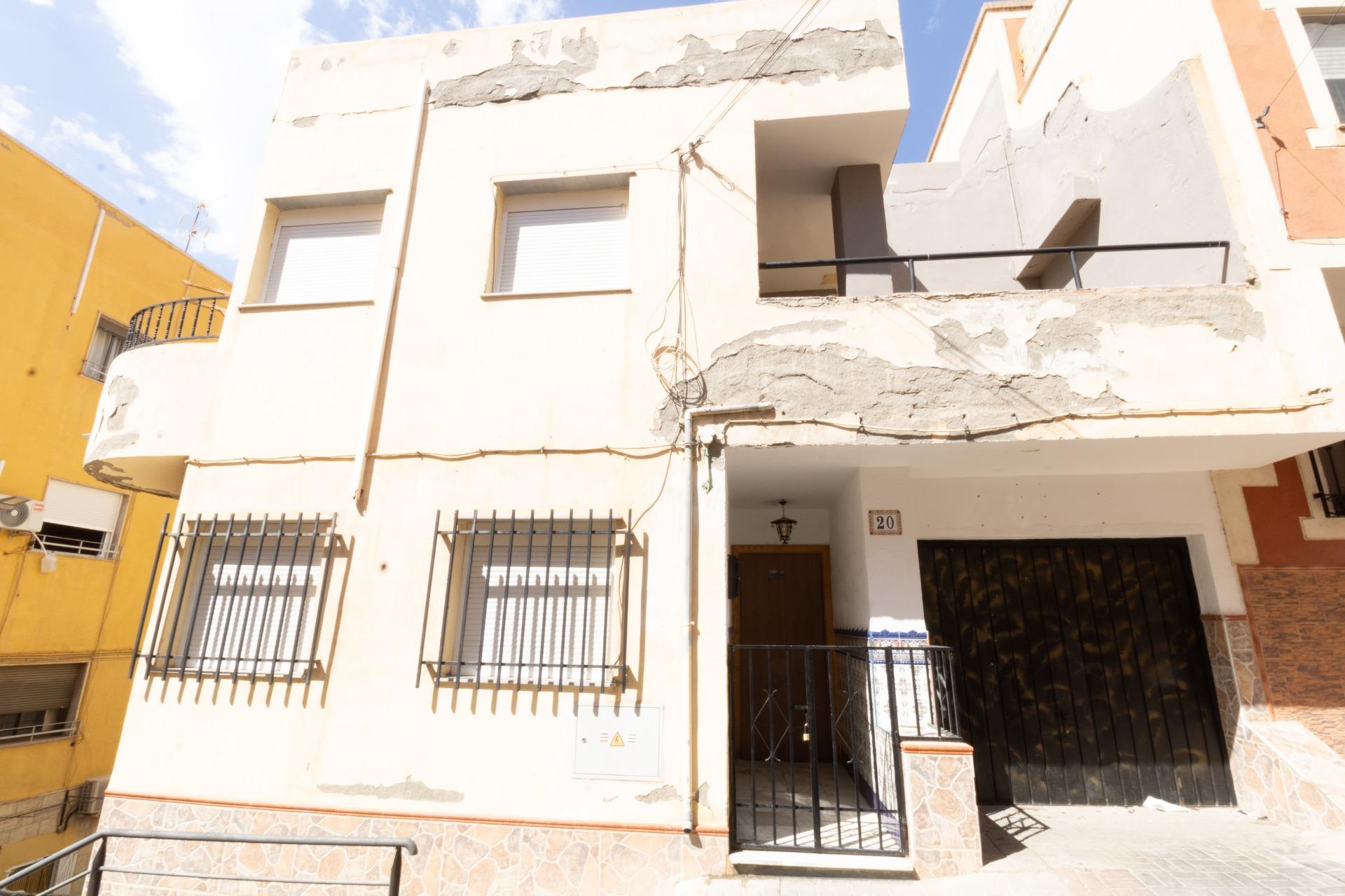 DÚPLEX EN GADOR