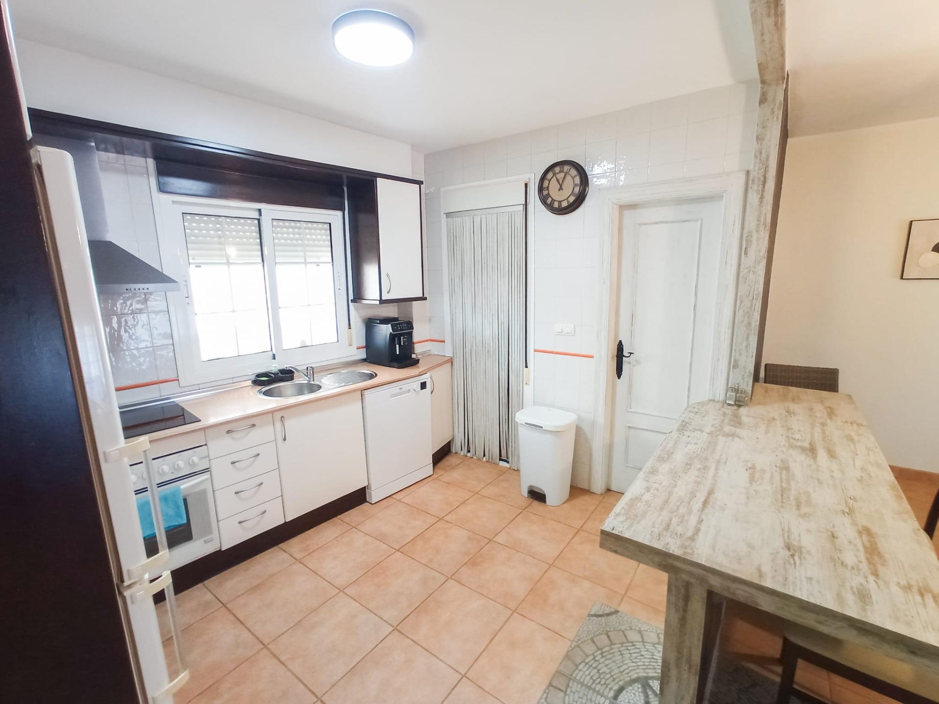 Amplio piso de 3 habitaciones en Roquetas de Mar
