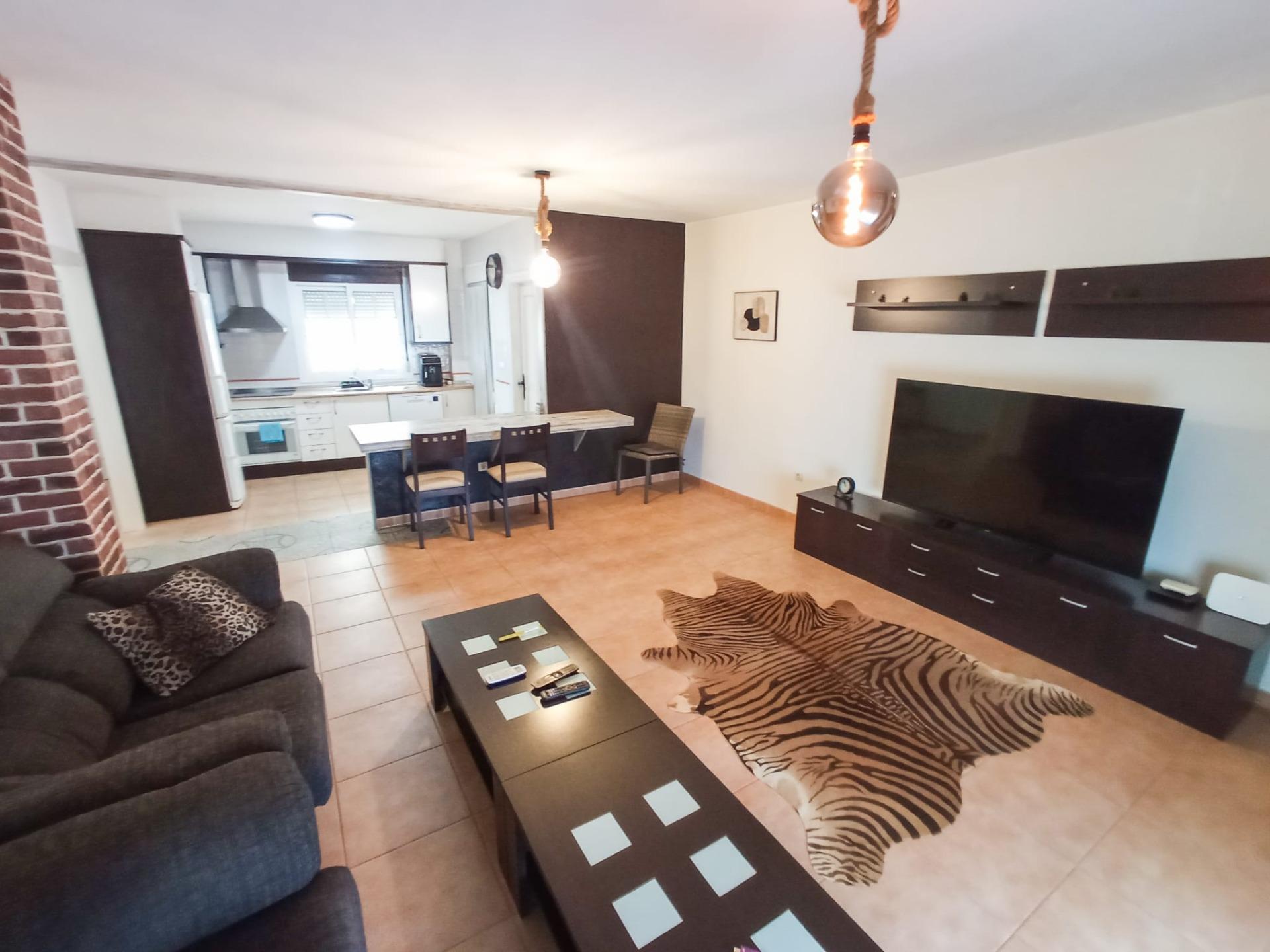 Amplio piso de 3 habitaciones en Roquetas de Mar