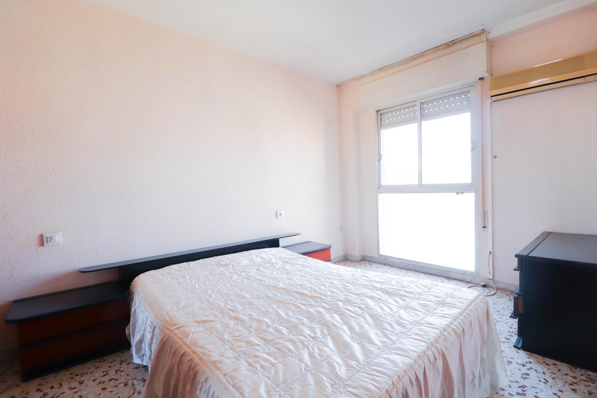SE VENDE PISO DE 3 HABITACIONES EN BARRIO SAN LUIS