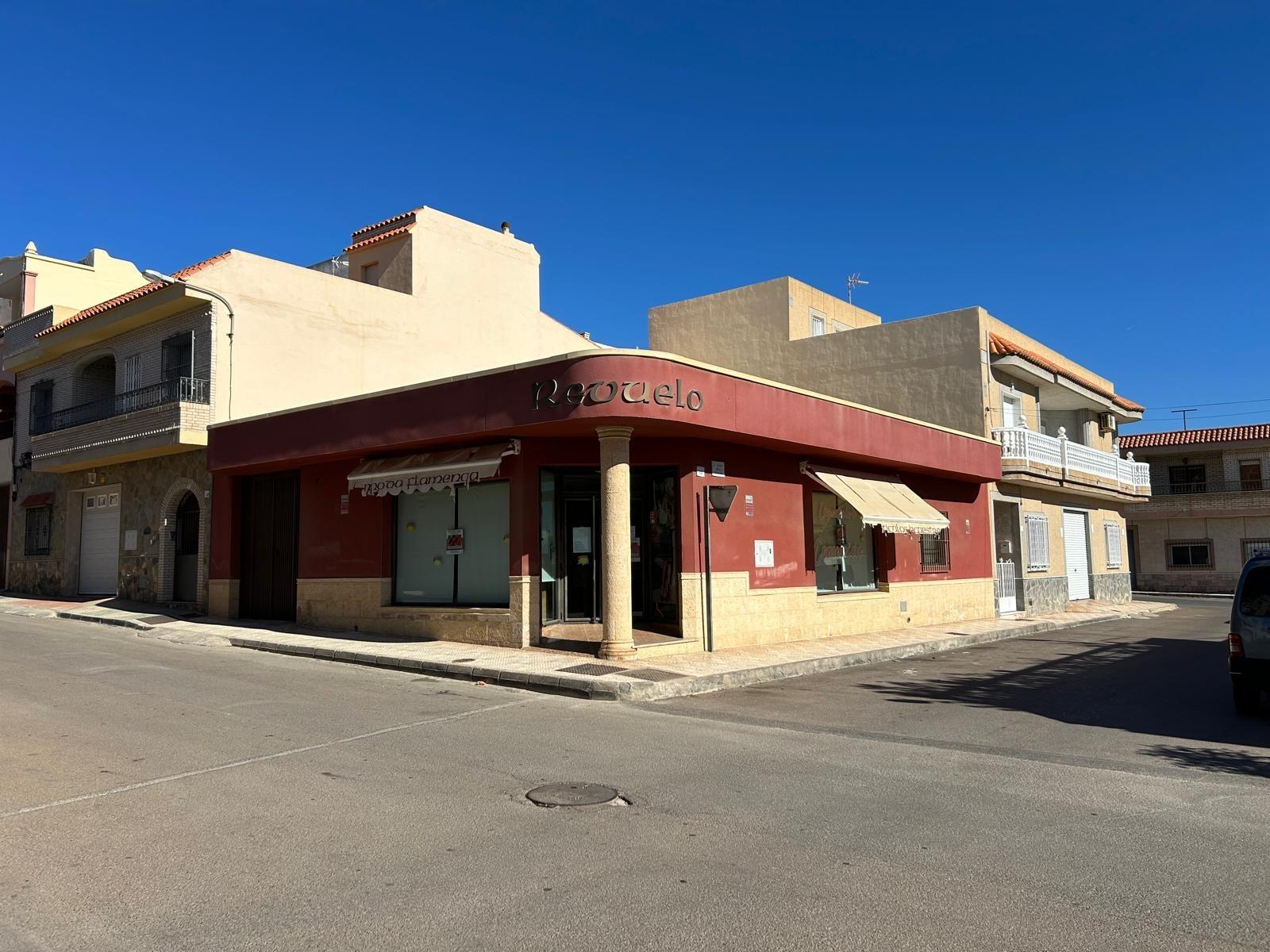 MAGNÍFICO LOCAL COMERCIAL HACIENDO ESQUINA EN LA GANGOSA - VÍCAR
