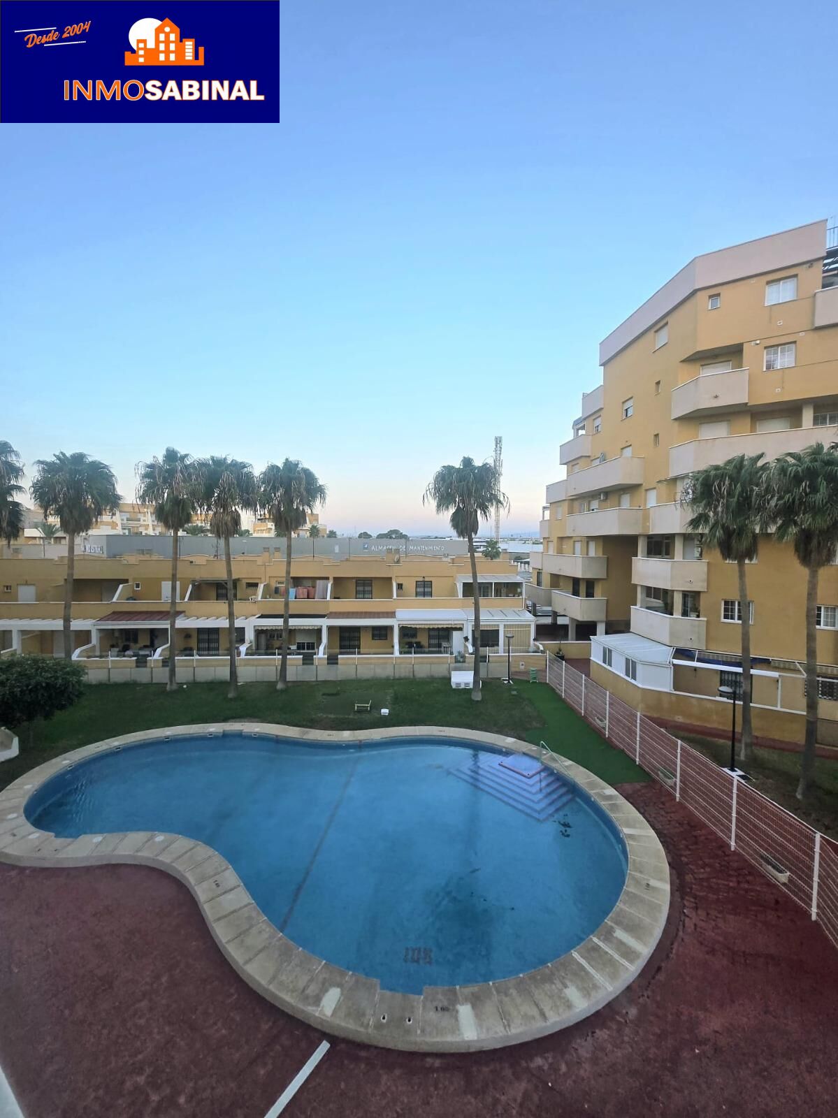 Moderno Piso en Roquetas de Mar con Piscina en Roquetas de Mar foto 1 - MiraCasa Moderno Piso en Roquetas de Mar con Piscina