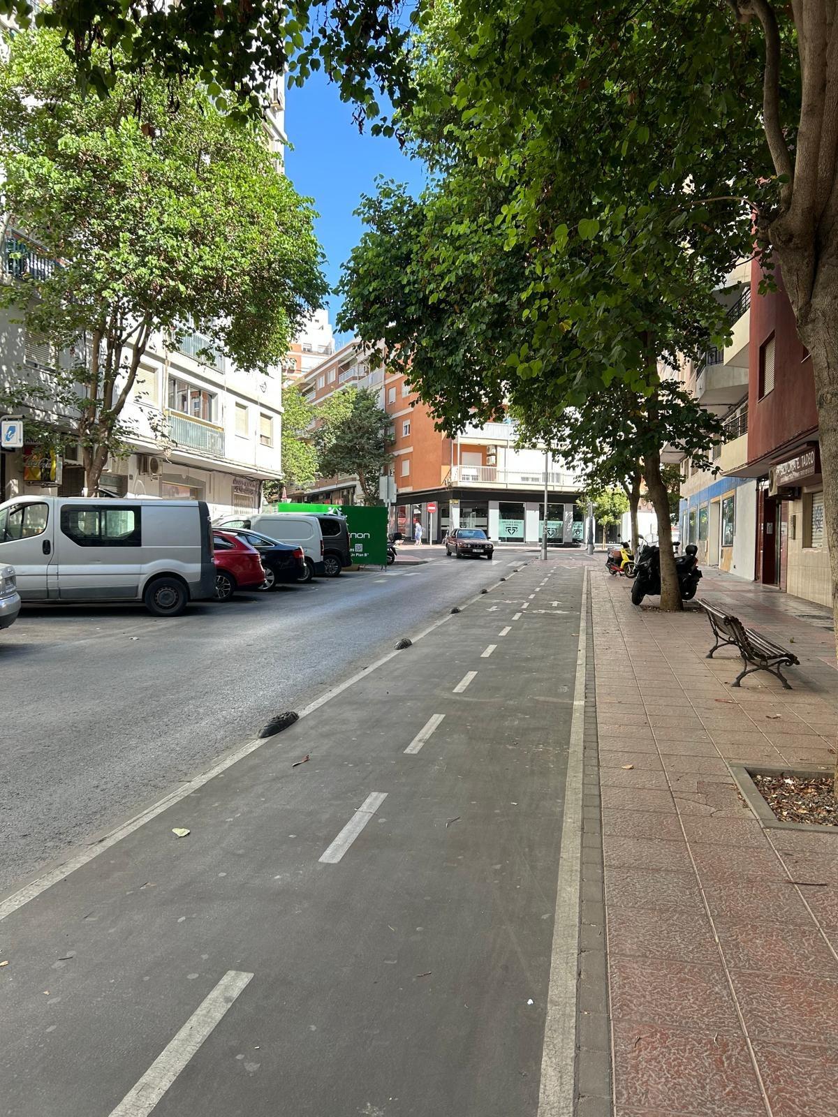 4 DORMITORIOS + BAÑO EN ALMERÍA – ZONA ALTAMIRA – ALQUILER en Almeria foto 3 4 DORMITORIOS + BAÑO EN ALMERÍA - ZONA ALTAMIRA - ALQUILER