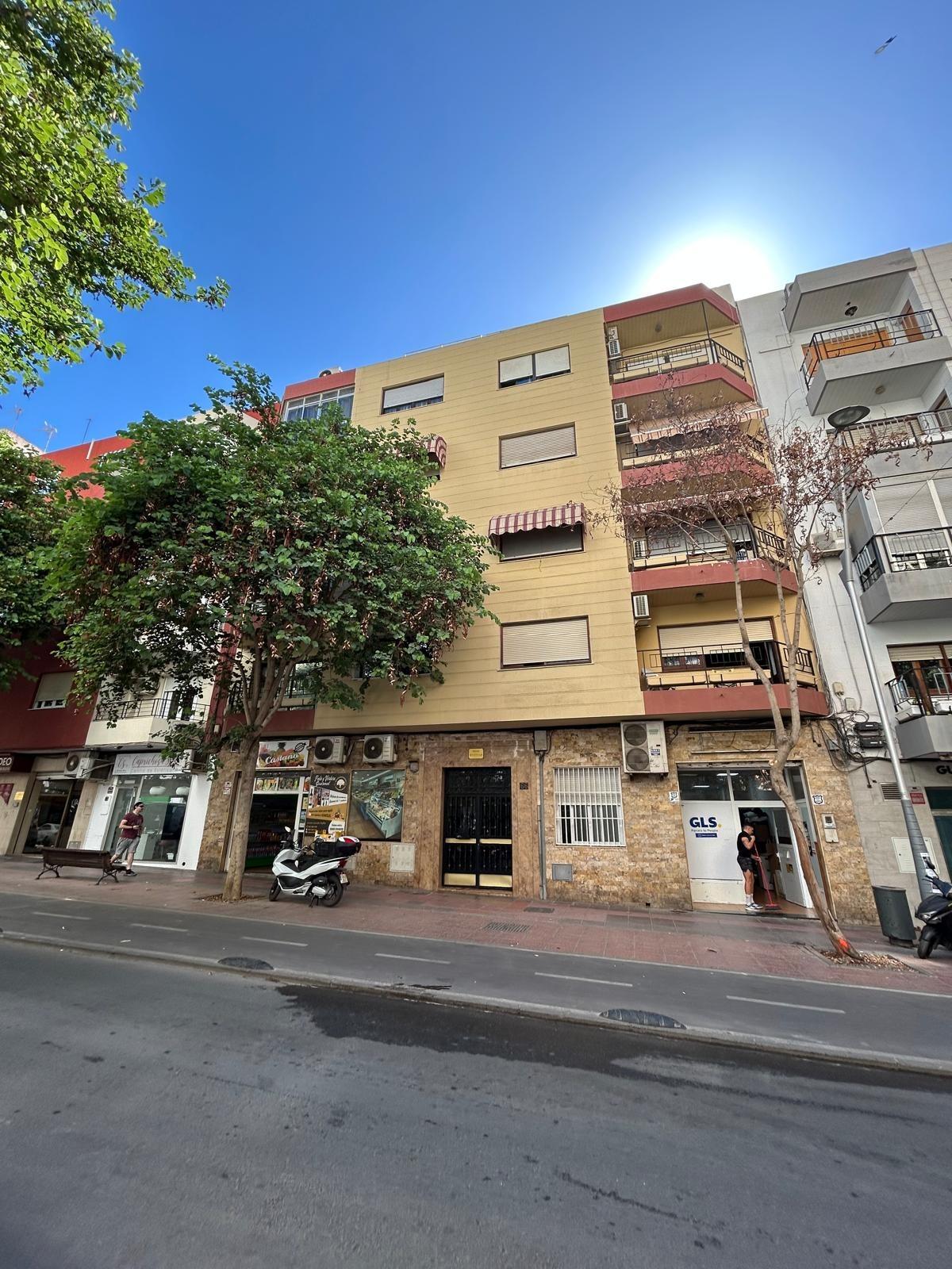4 DORMITORIOS + BAÑO EN ALMERÍA - ZONA ALTAMIRA - ALQUILER