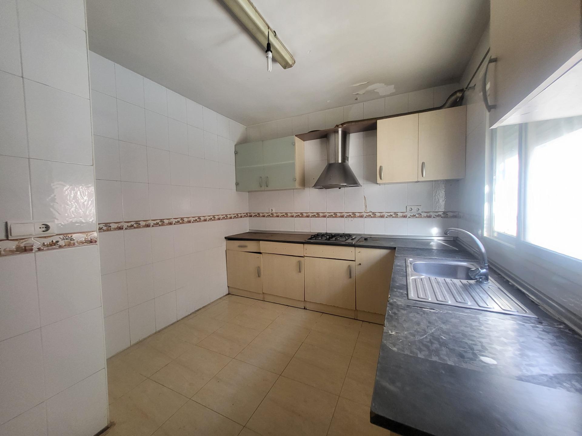 SE VENDE DUPLEX DE FINANCIERA EN SAN ISIDRO DE 4 HABITACIONES