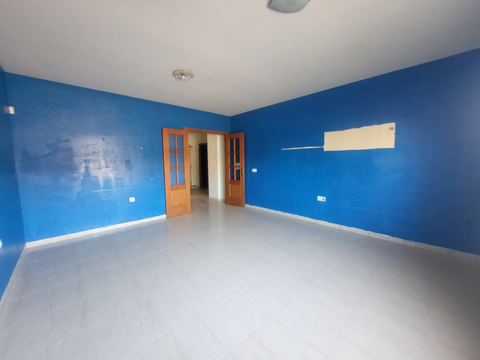 SE VENDE DUPLEX DE FINANCIERA EN SAN ISIDRO DE 4 HABITACIONES