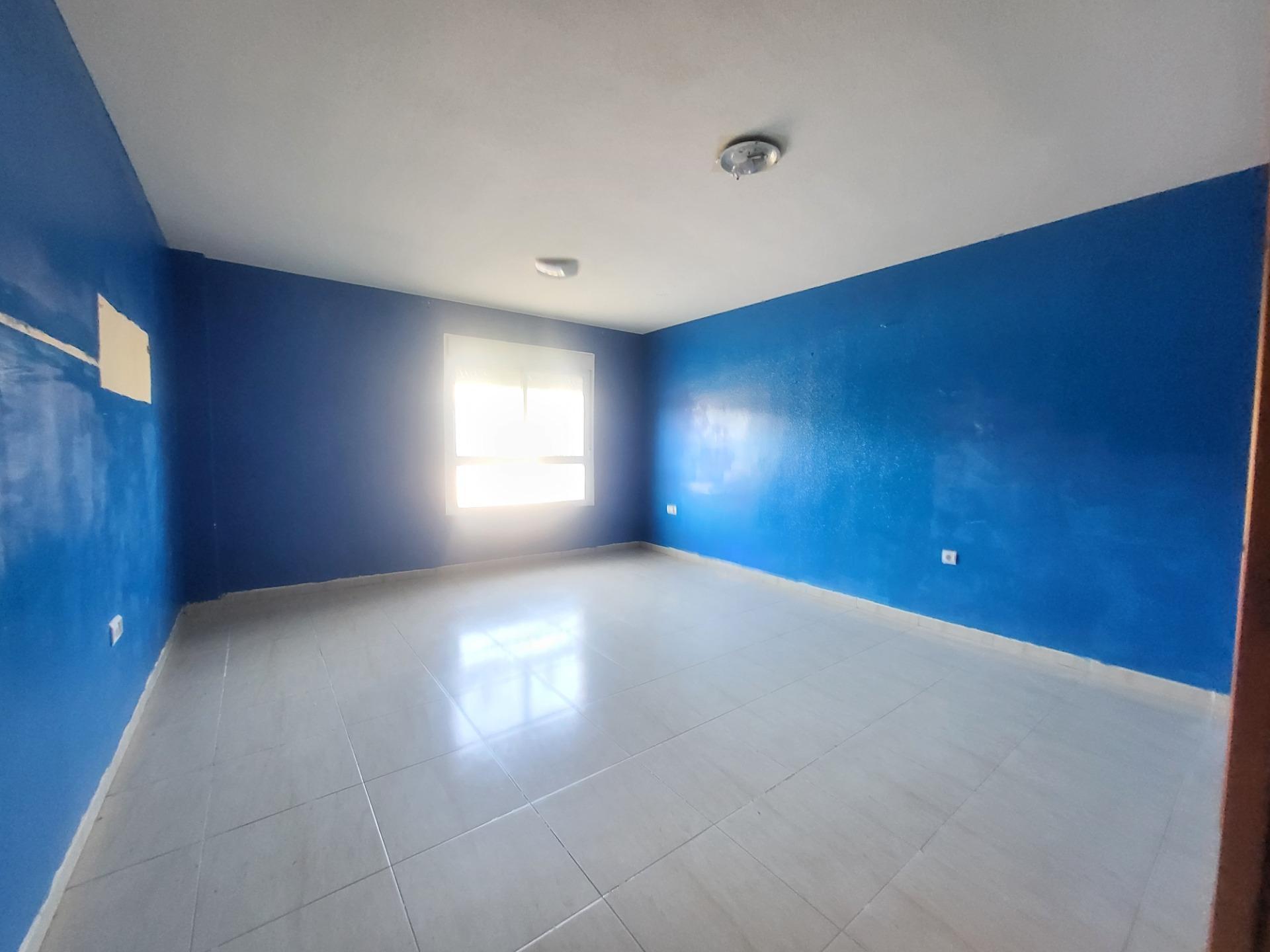 SE VENDE DUPLEX DE FINANCIERA EN SAN ISIDRO DE 4 HABITACIONES