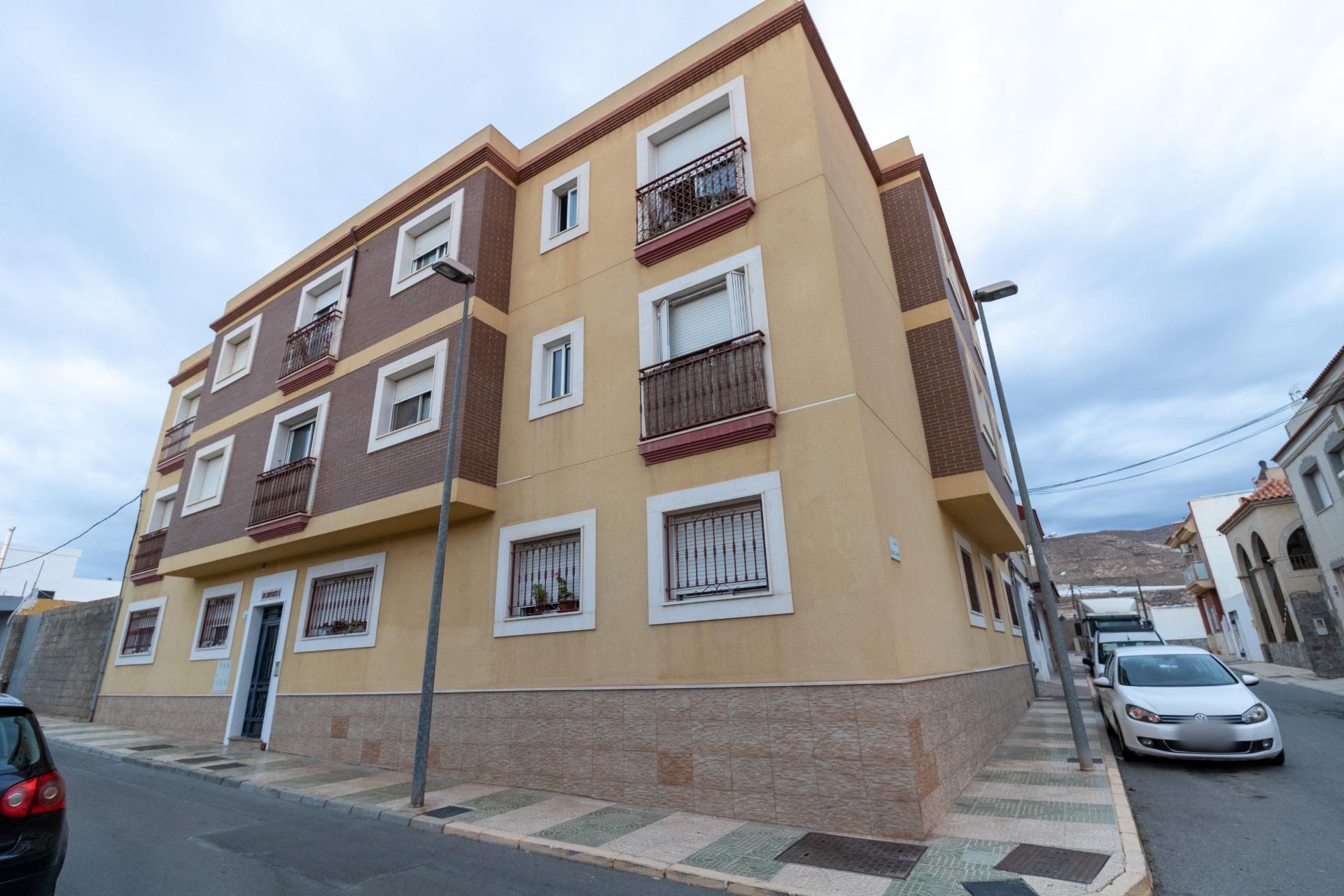 PISO EN LA PUEBLA DE VÍCAR