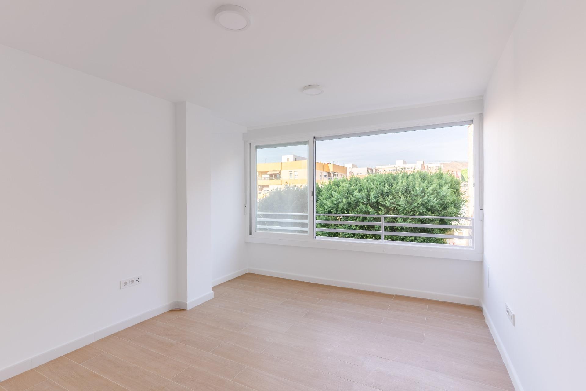 ¡Espectacular oportunidad! Piso A ESTRENAR en Calle Granada en Almeria foto 2 ¡Espectacular oportunidad! Piso A ESTRENAR en Calle Granada