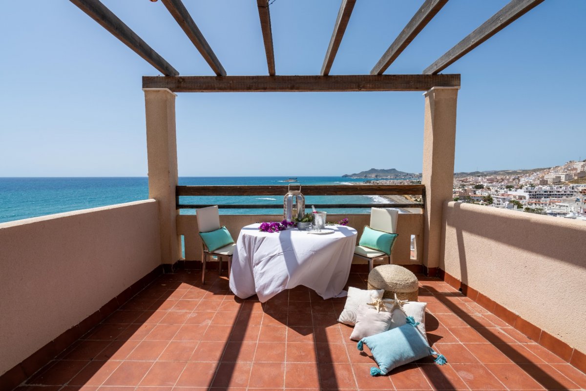 Apartamento en Carboneras con espectacular terraza y vistas directas al Mar