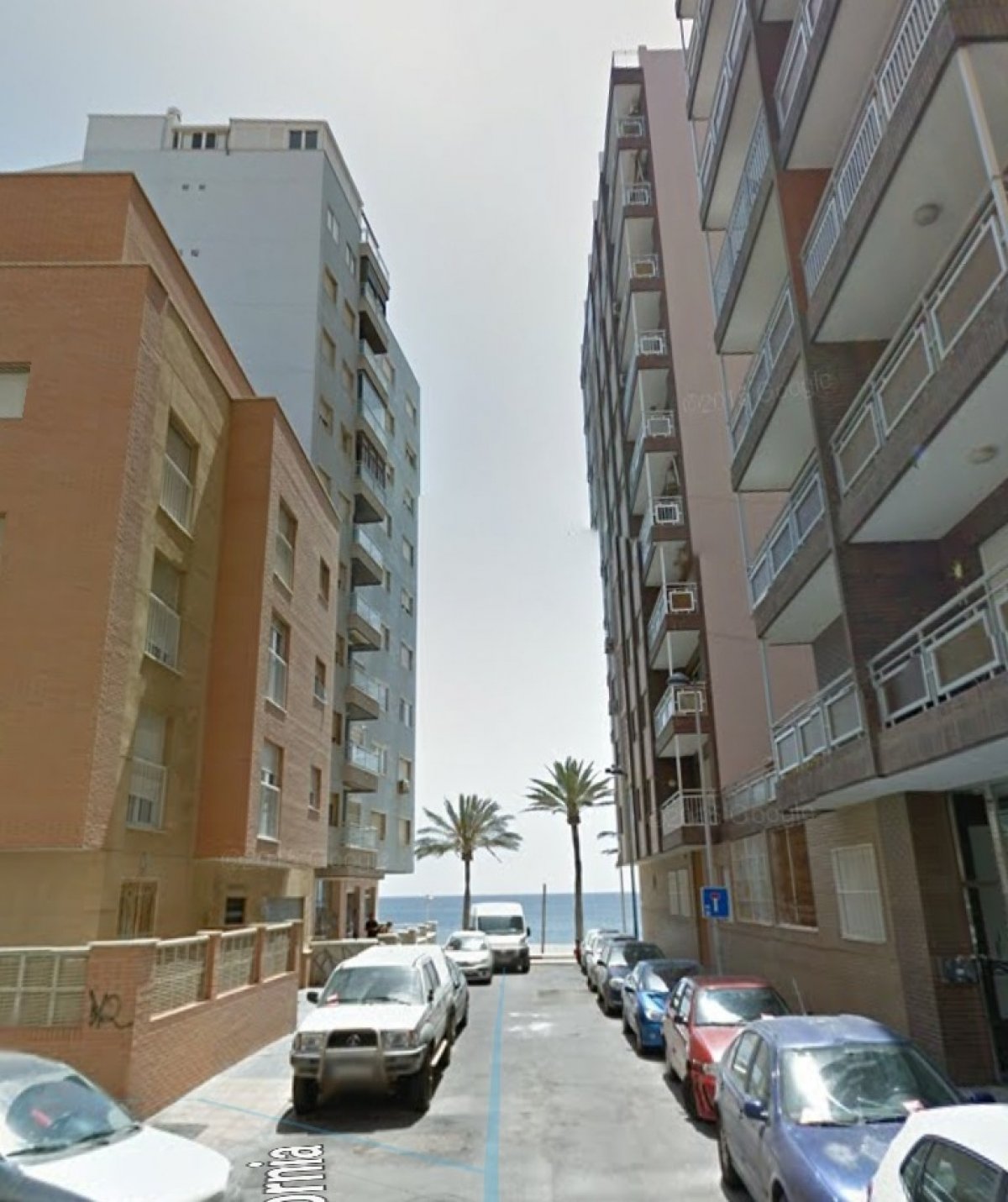 SE ALQUILA PISO AL LADO DE PASEO MARITIMO  ZAPILLO