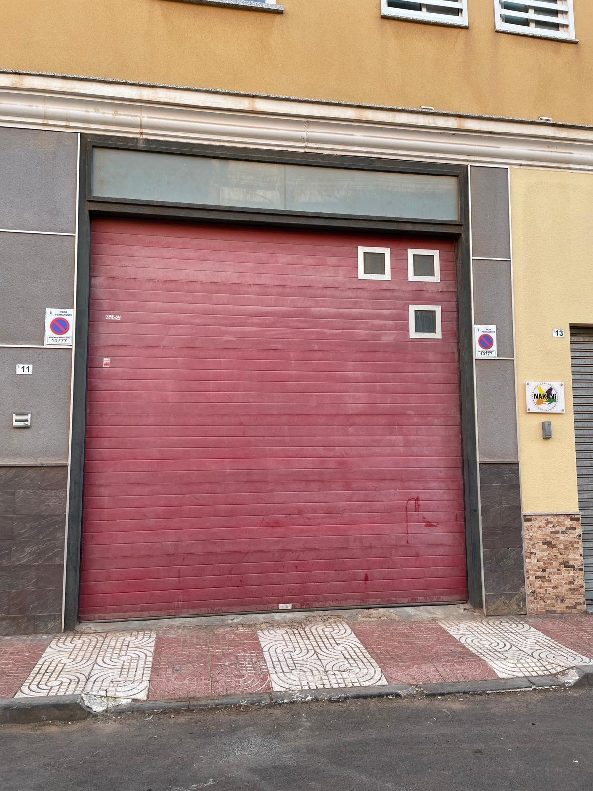 NAVE EN ROQUETAS DE MAR