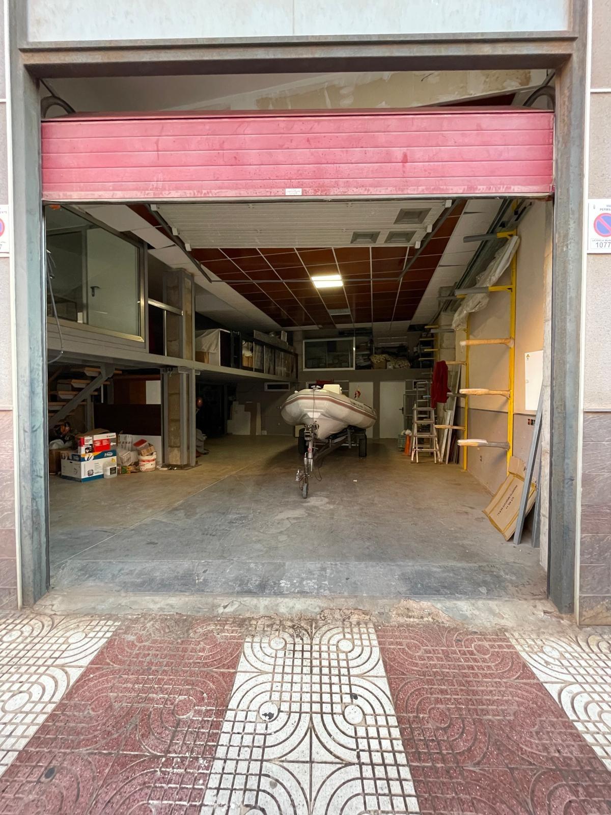 NAVE EN ROQUETAS DE MAR