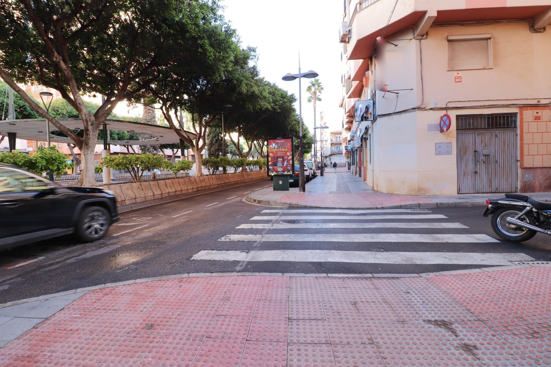 ️ ¡OPORTUNIDAD ÚNICA EN PLENA RAMBLA AMATISTEROS!  ️ ✨ 2 LOCALES COMERCIALES CONTIGUOS por sólo 27.500 € ✨