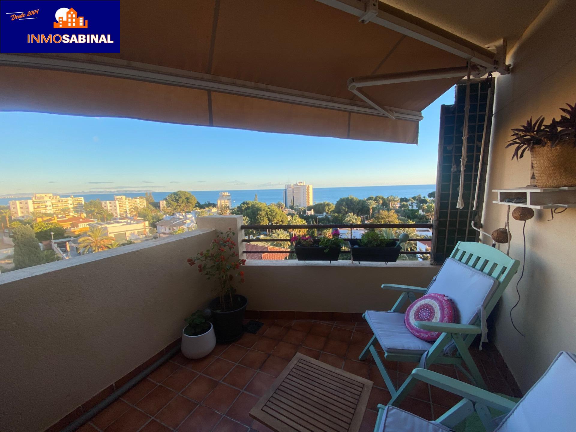 Moderno Piso en Aguadulce Sur con Piscina y Parking