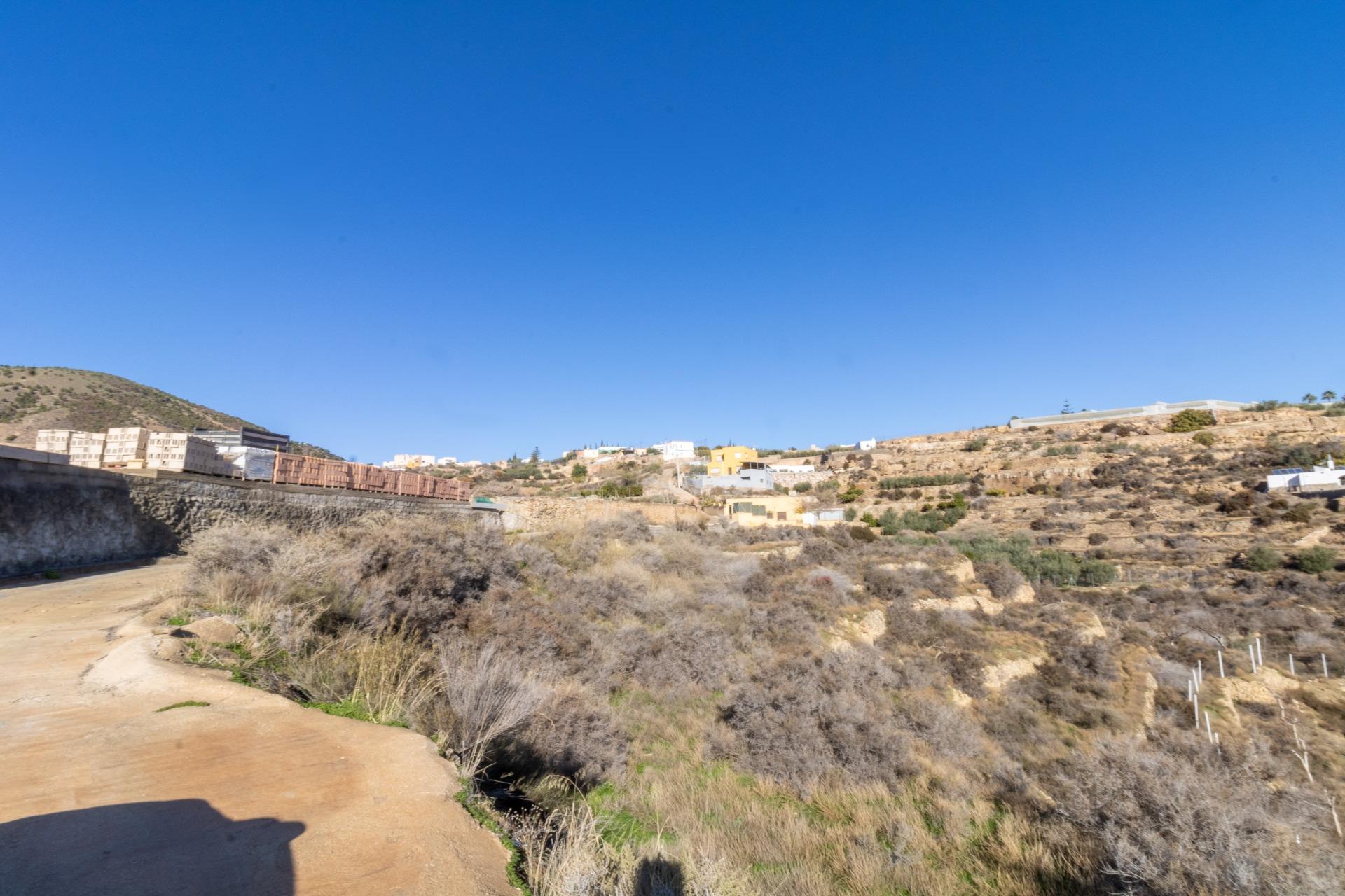 TERRENO RÚSTICO EN ALHAMA DE ALMERÍA