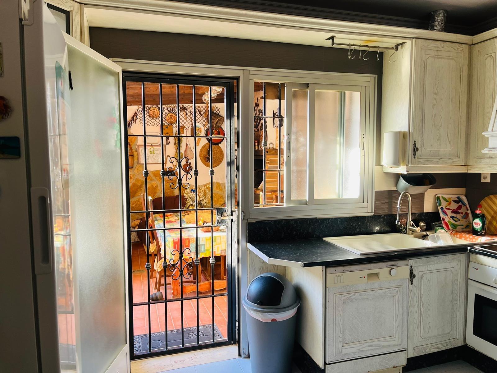 Amplio Duplex en Carretera la Mojonera