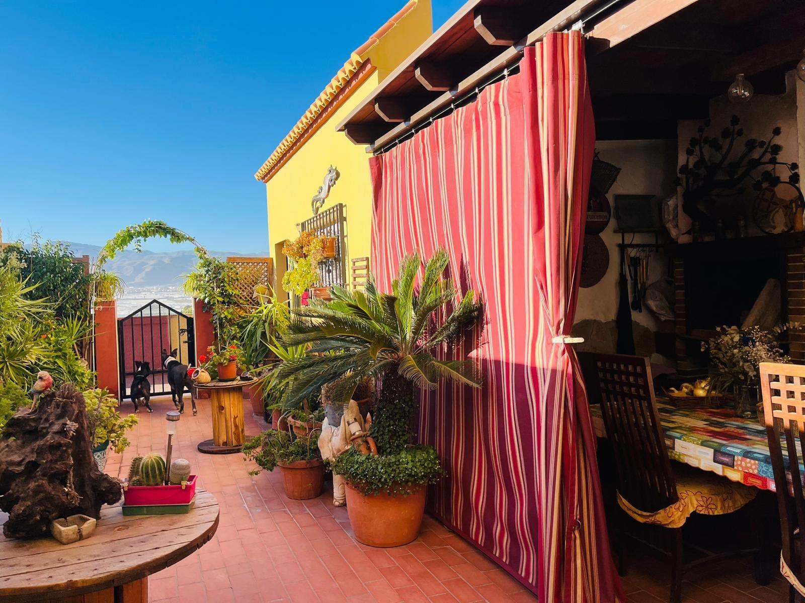 Amplio Duplex en Carretera la Mojonera