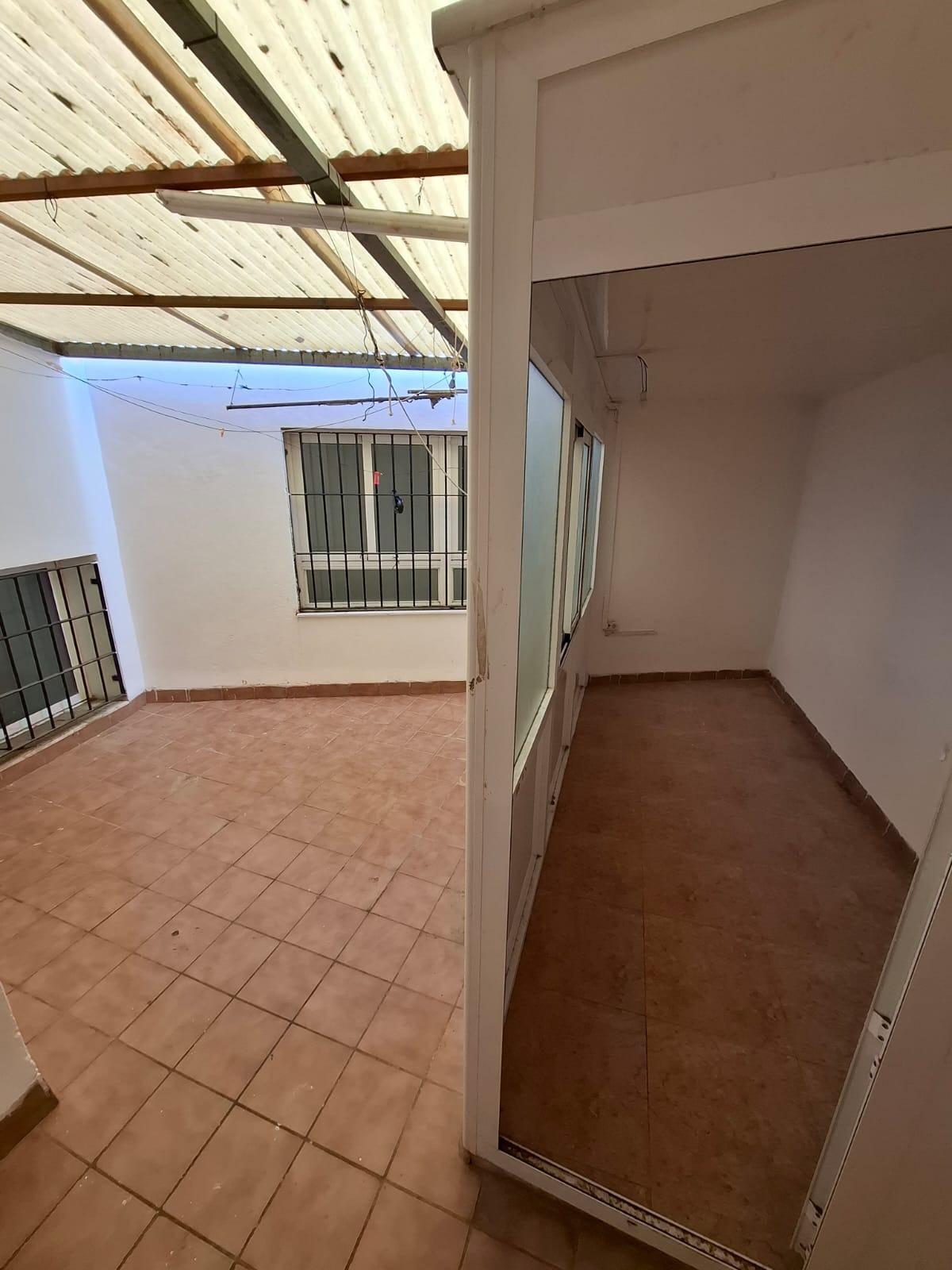 2 DORMITORIOS + PATIO EN LA GANGOSA