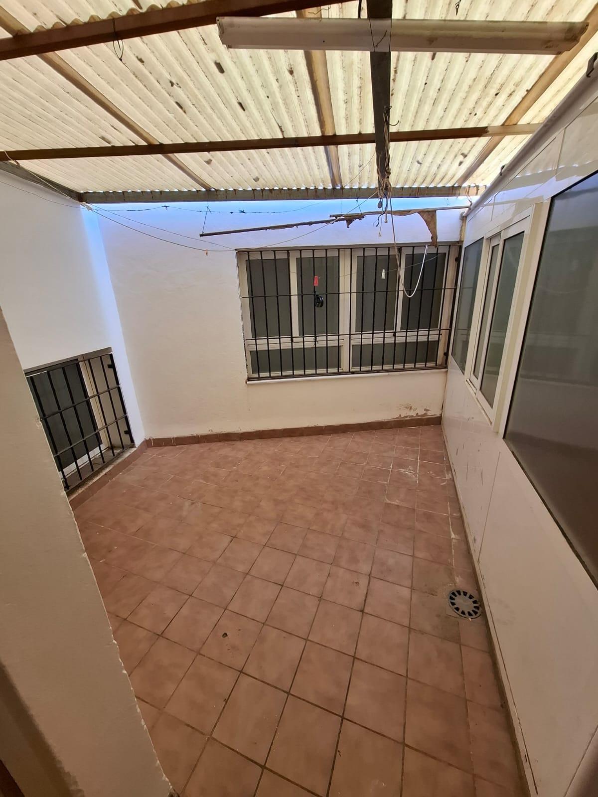 2 DORMITORIOS + PATIO EN LA GANGOSA