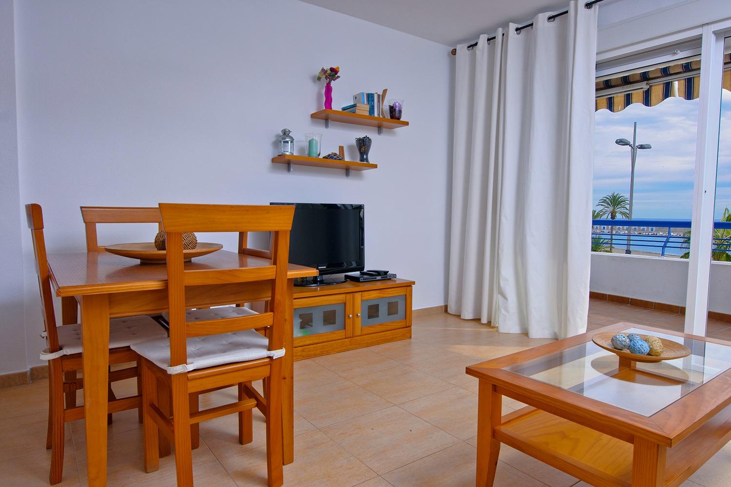 ✨ Exclusivo piso en primera línea de playa en Carboneras